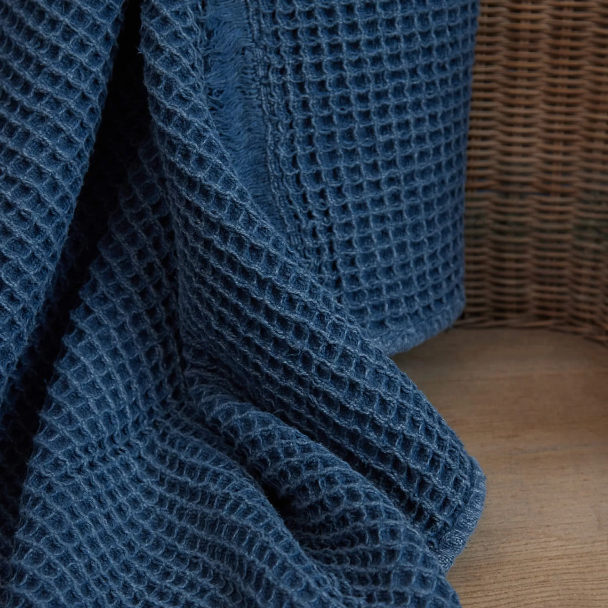 Blankets & Throws>Meadows and Byrne Autumn Blue Waffle Throw