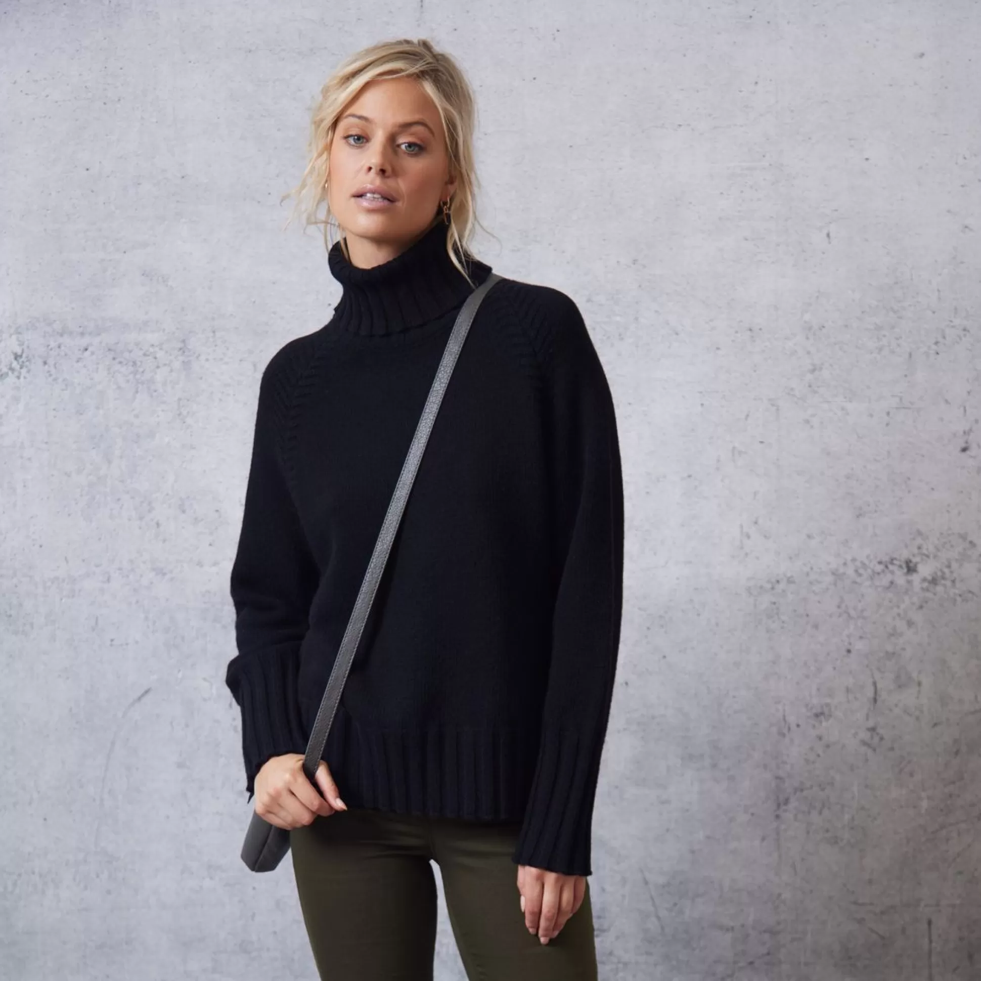 Jumpers & Cardigans>Meadows and Byrne Avery Turtleneck Wool Jumper Black