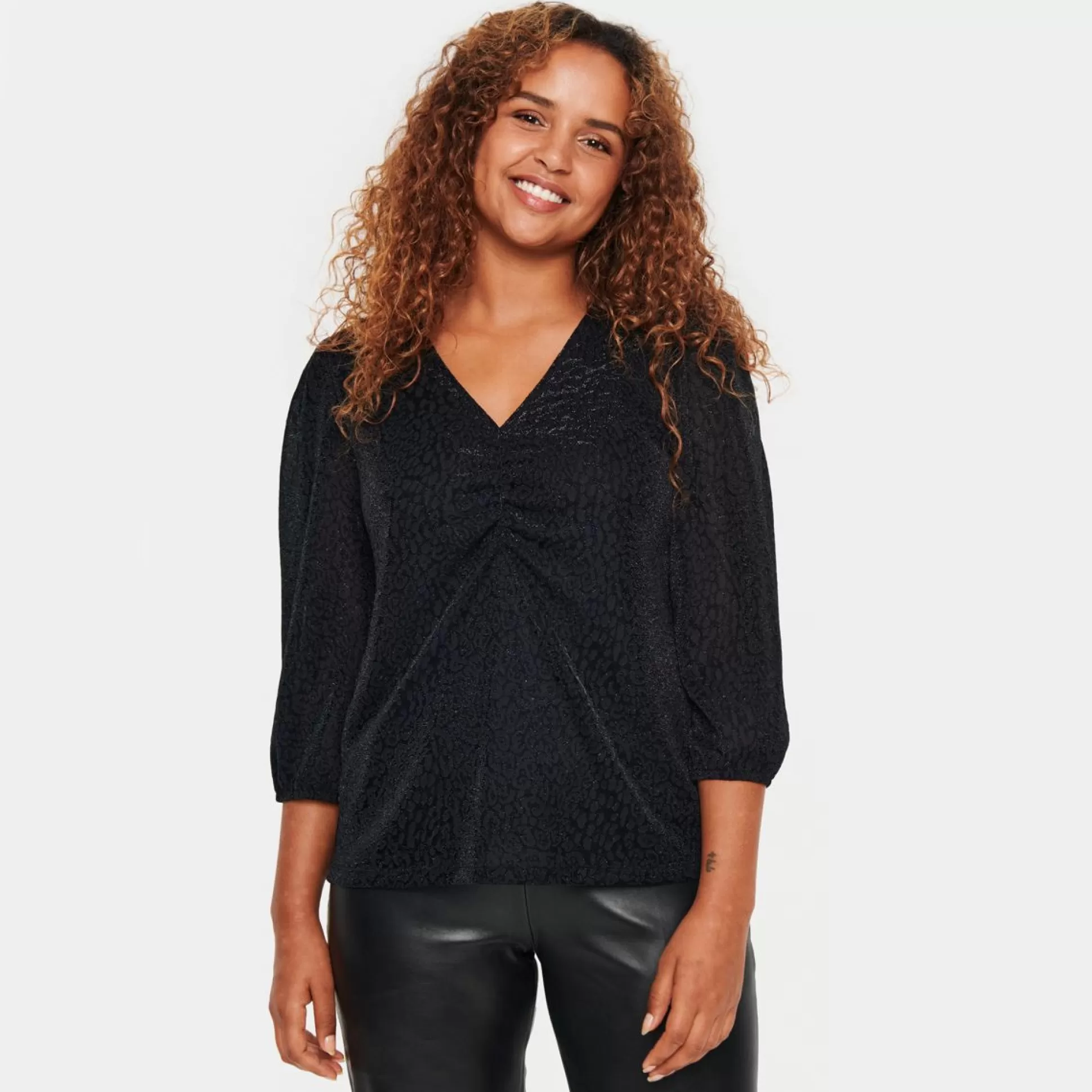 Tops & T-Shirts>Meadows and Byrne Biana Leopard Print V-Neck Top Black