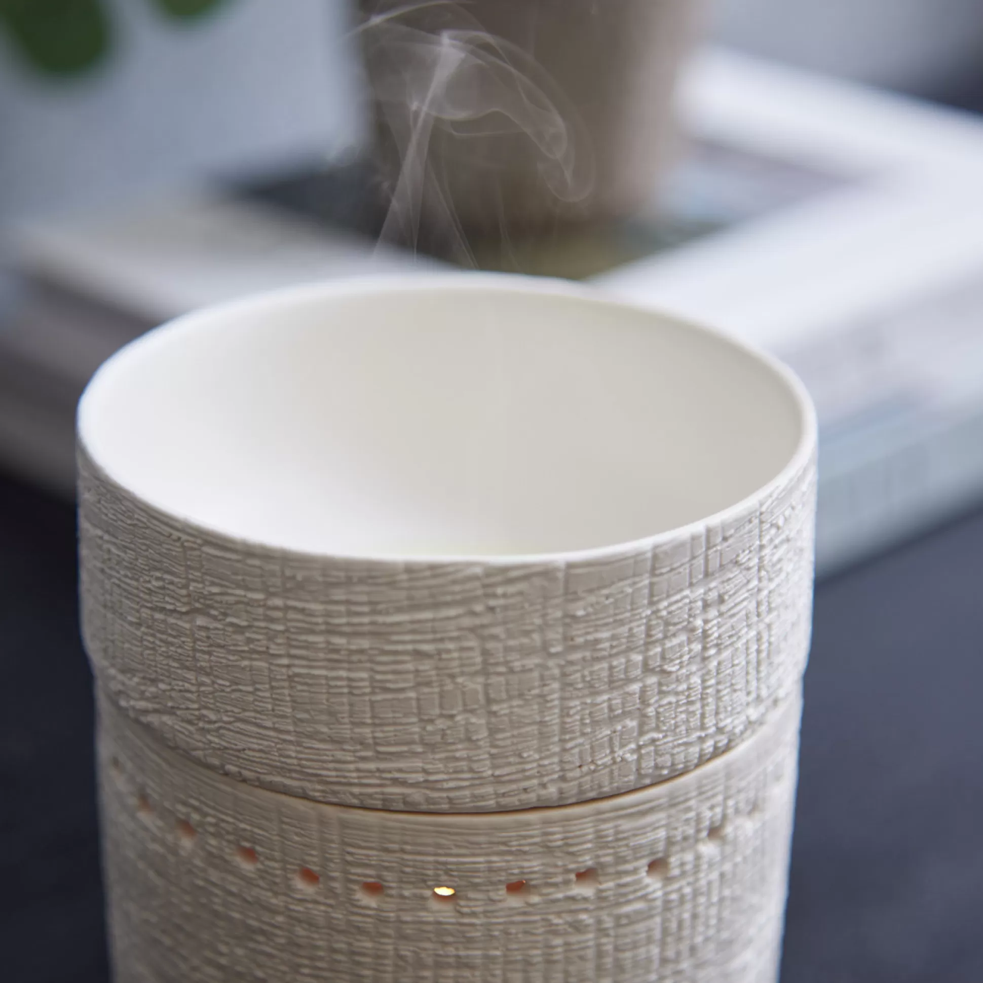 Candle Holders>Meadows and Byrne Calas Wax Melt Holder In Hessian White