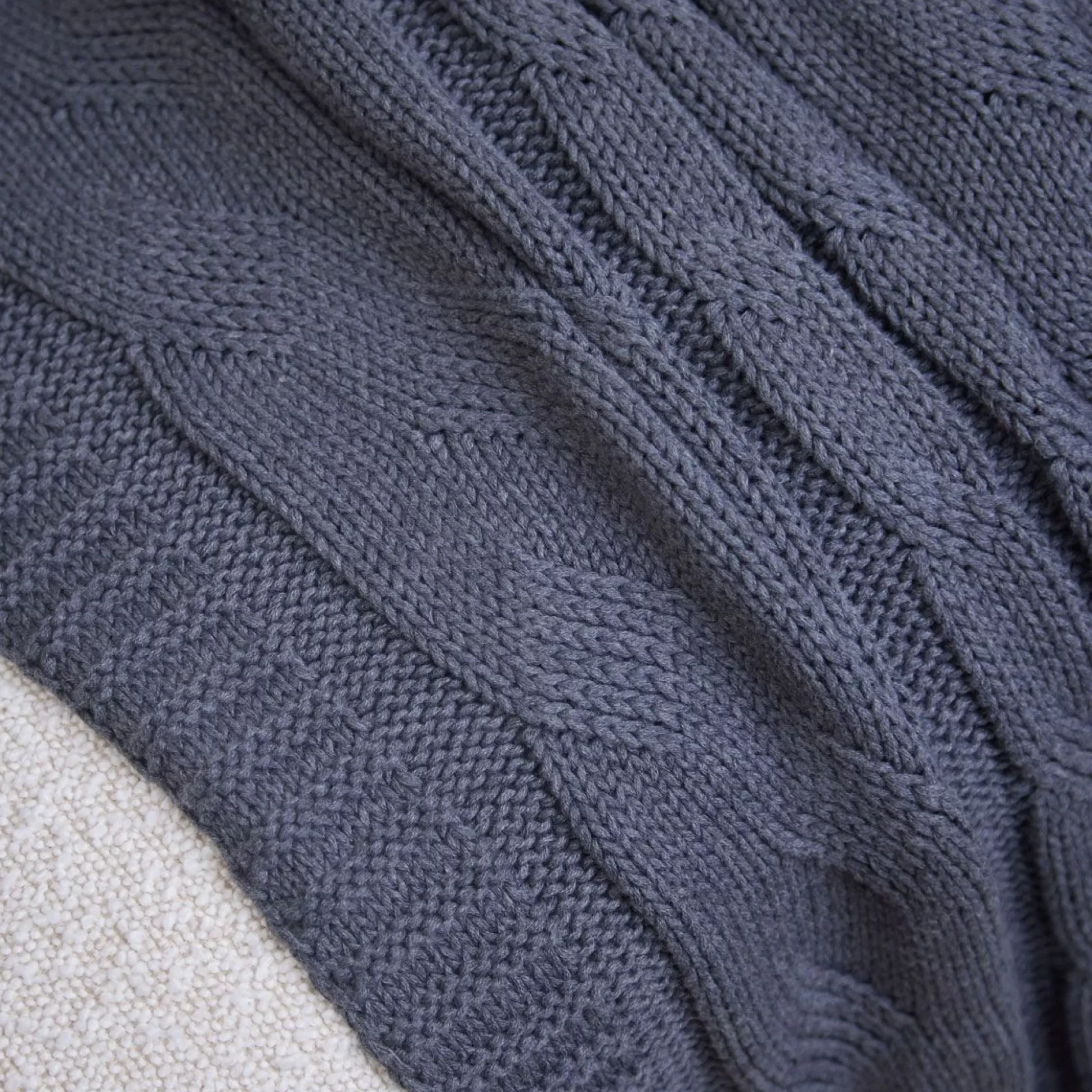 Blankets & Throws>Meadows and Byrne Classic Cable Throw Charcoal