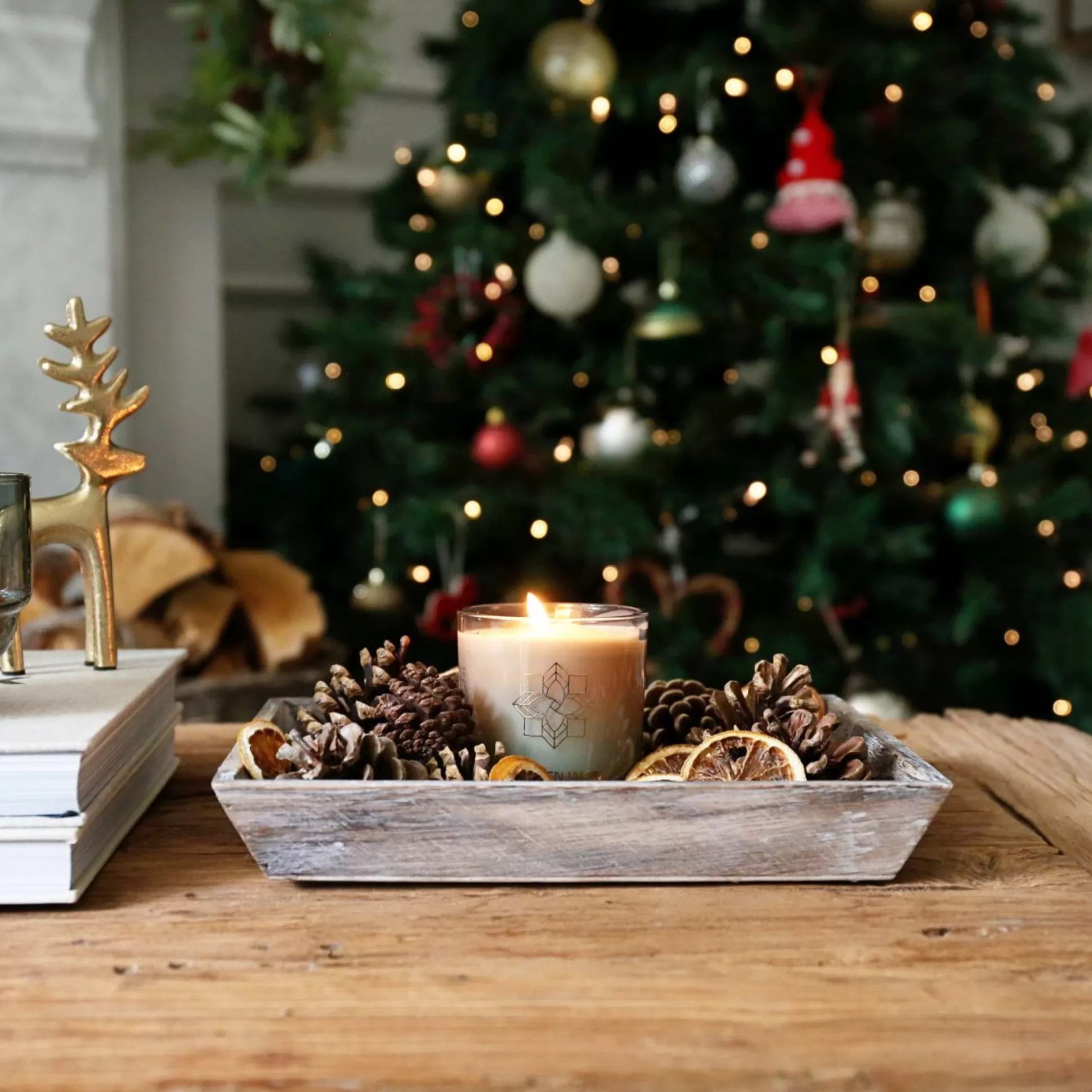Scented Candles>Meadows and Byrne Cloves & Cinnamon Candle 210G