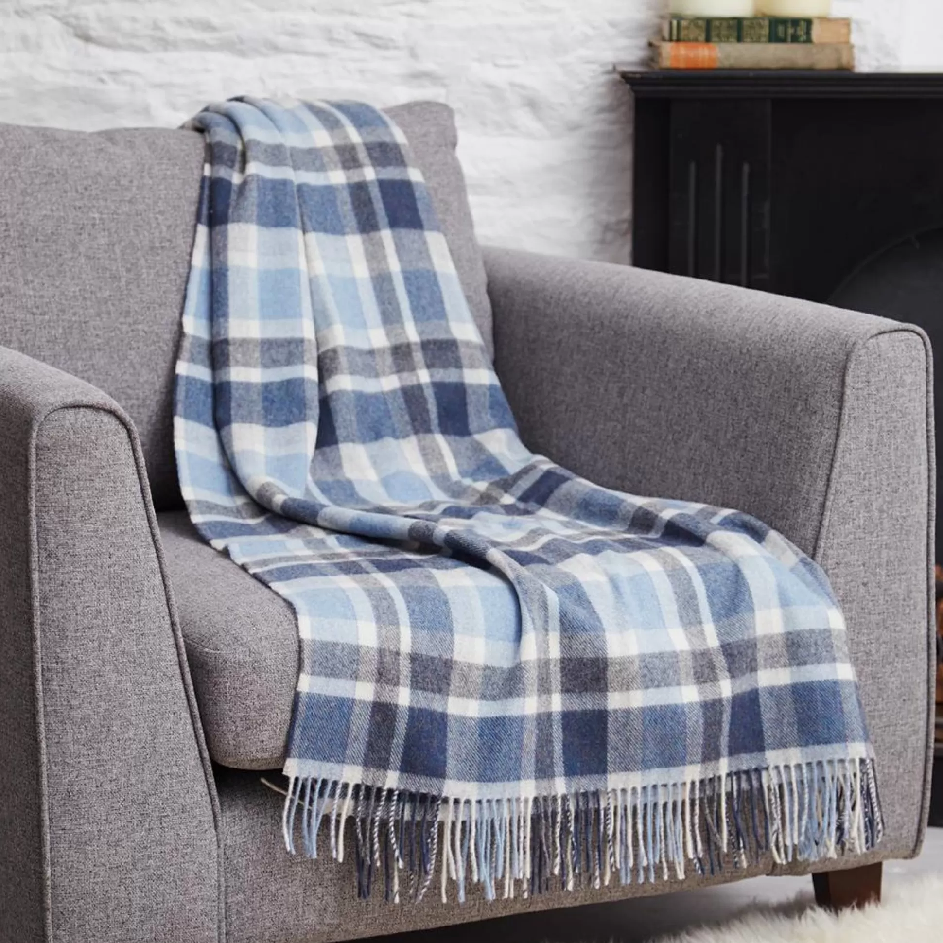 Blankets & Throws>Meadows and Byrne Coastal Check Lambswool Throw