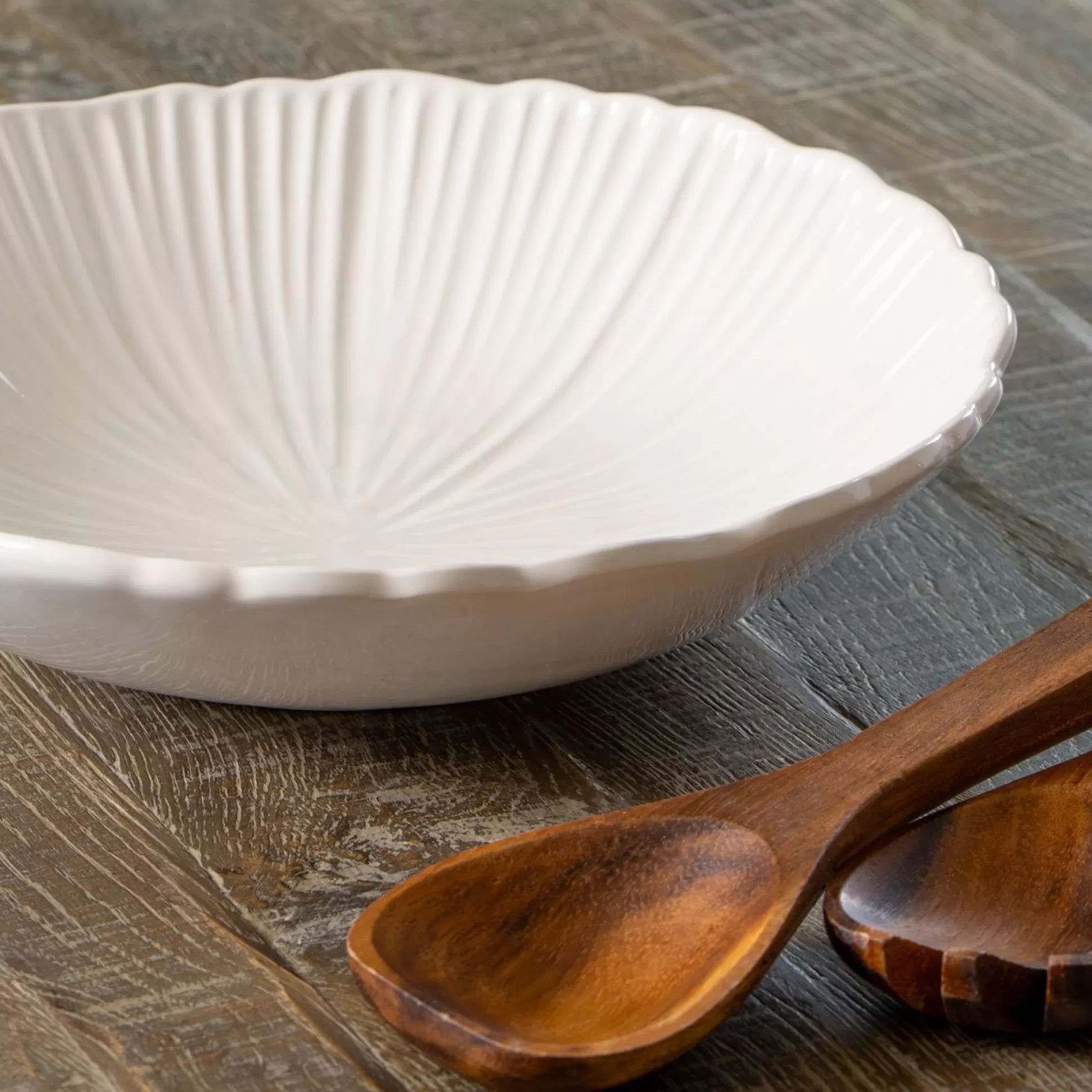 - Salad Bowls>Meadows and Byrne Coral 30Cm Salad Bowl