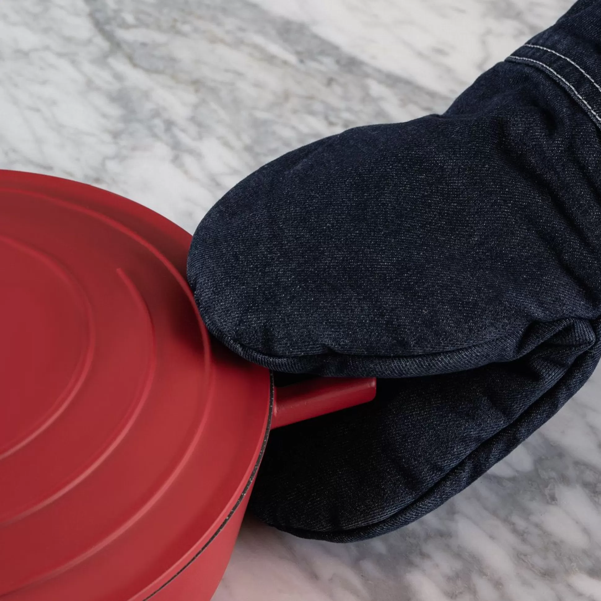 Kitchen Utensils & Accessories>Meadows and Byrne Denim Oven Mitt