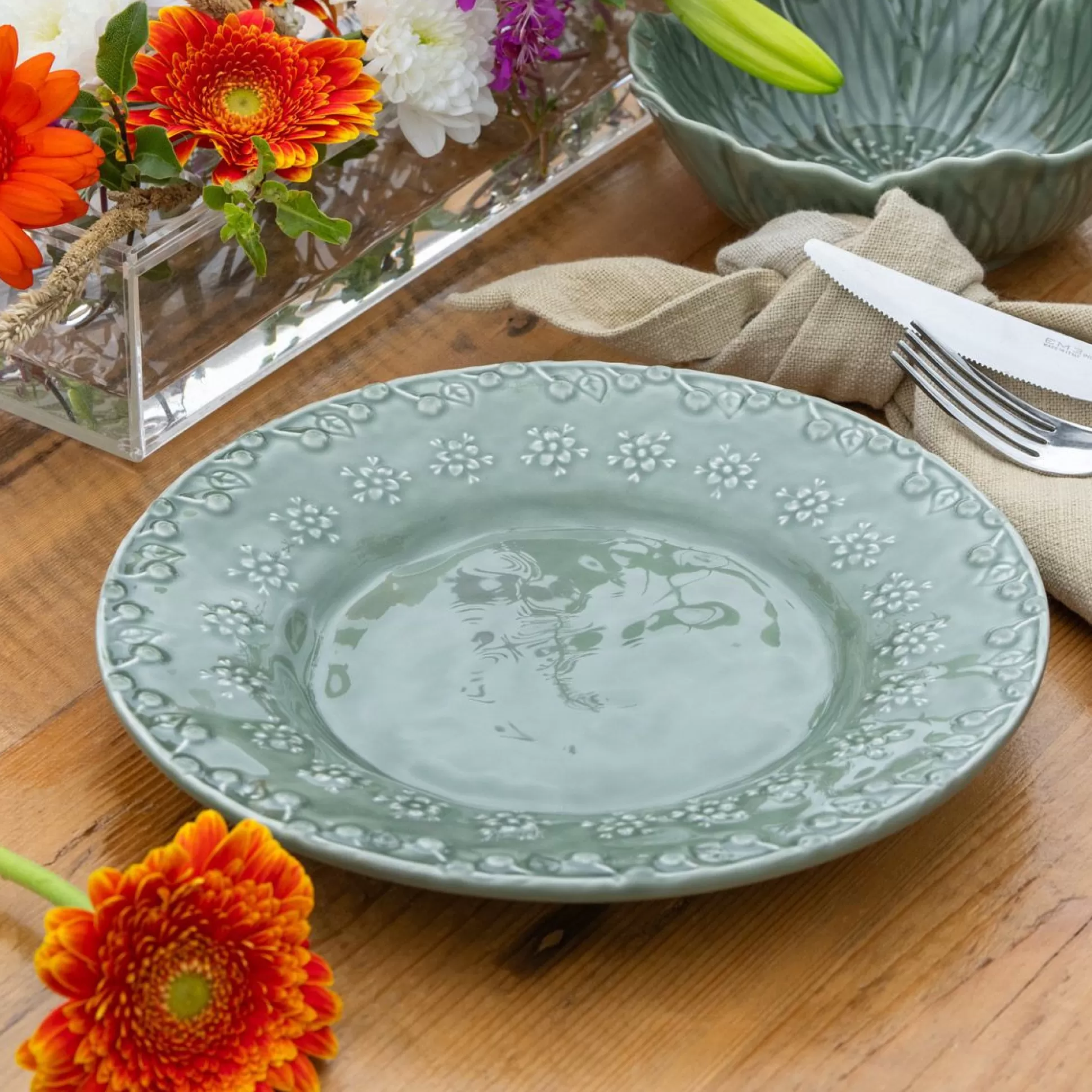 Plates>Meadows and Byrne Dessert Plate Flora