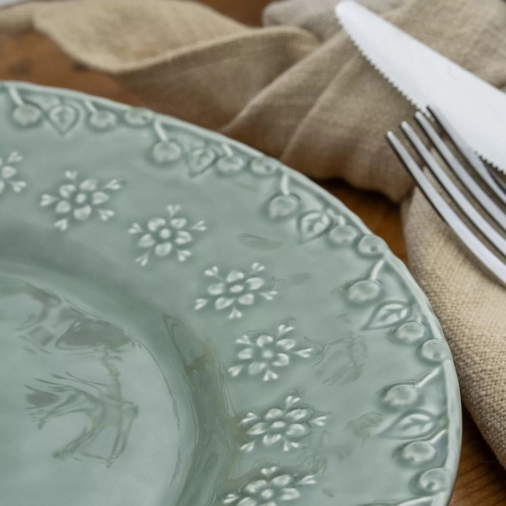 Plates>Meadows and Byrne Dessert Plate Flora