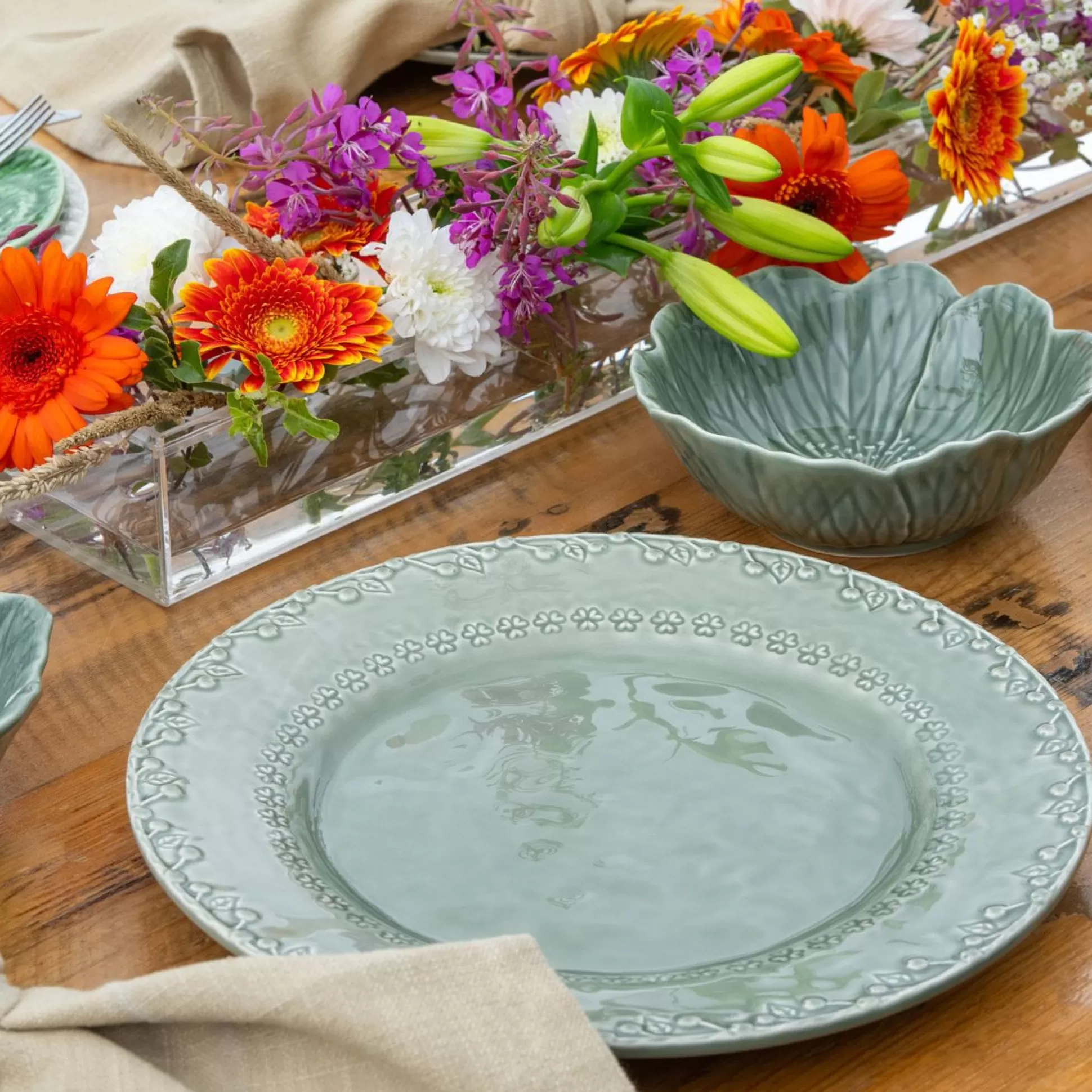 Plates>Meadows and Byrne Dinner Plate Flora