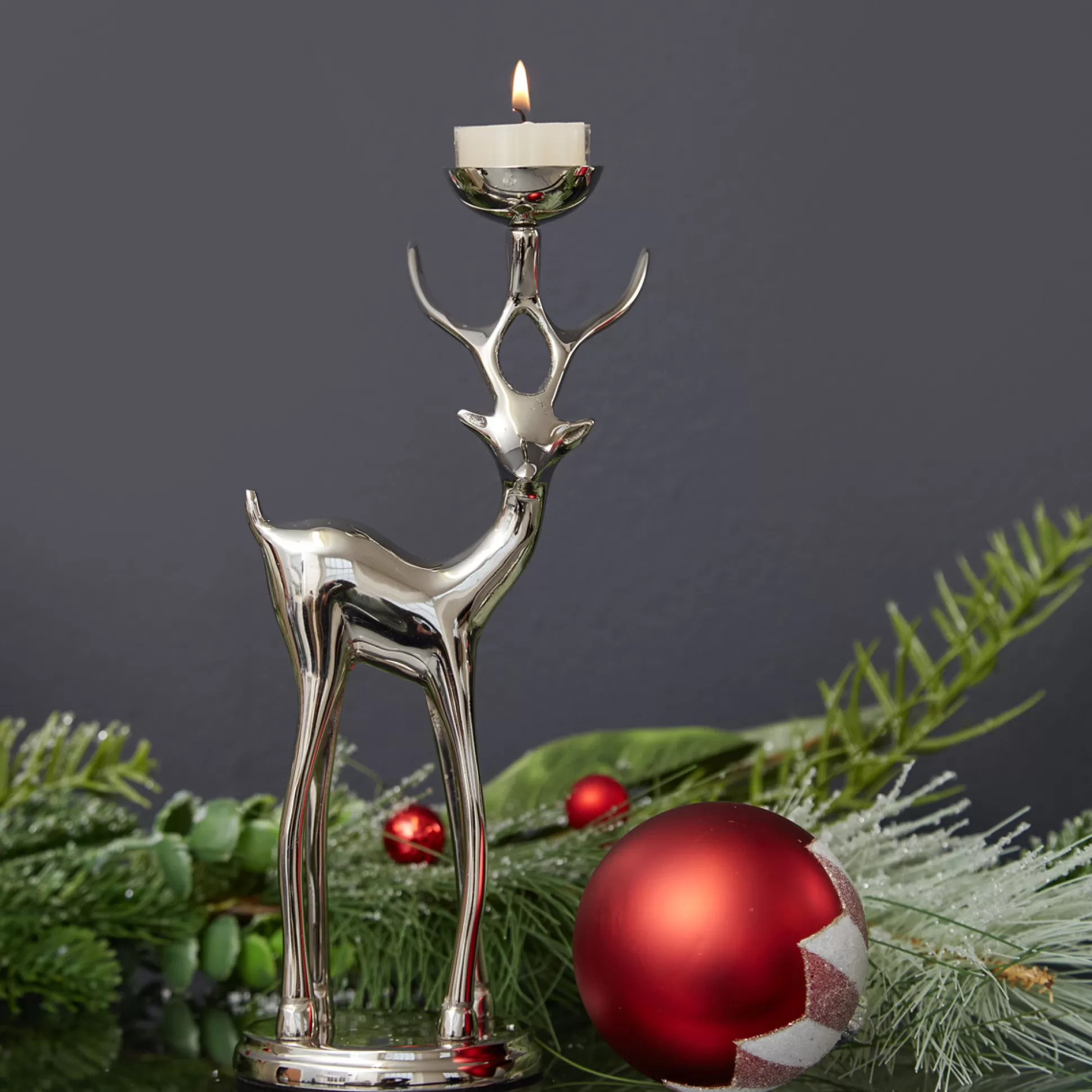 Candle Holders>Meadows and Byrne Donner Reindeer Tealight Holder - Silver