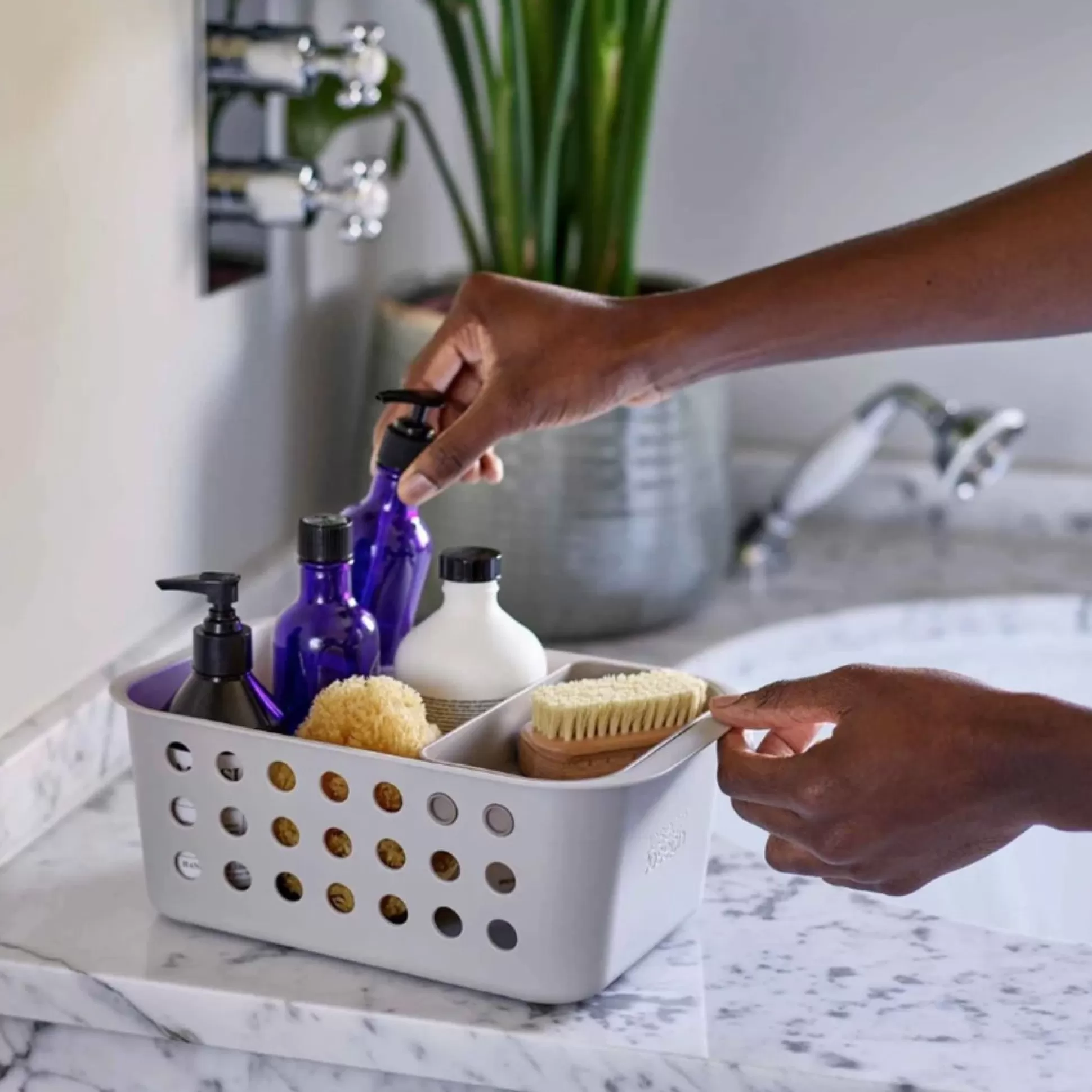 Bathroom Accessories>Meadows and Byrne Easystore Small Ecru Storage Basket