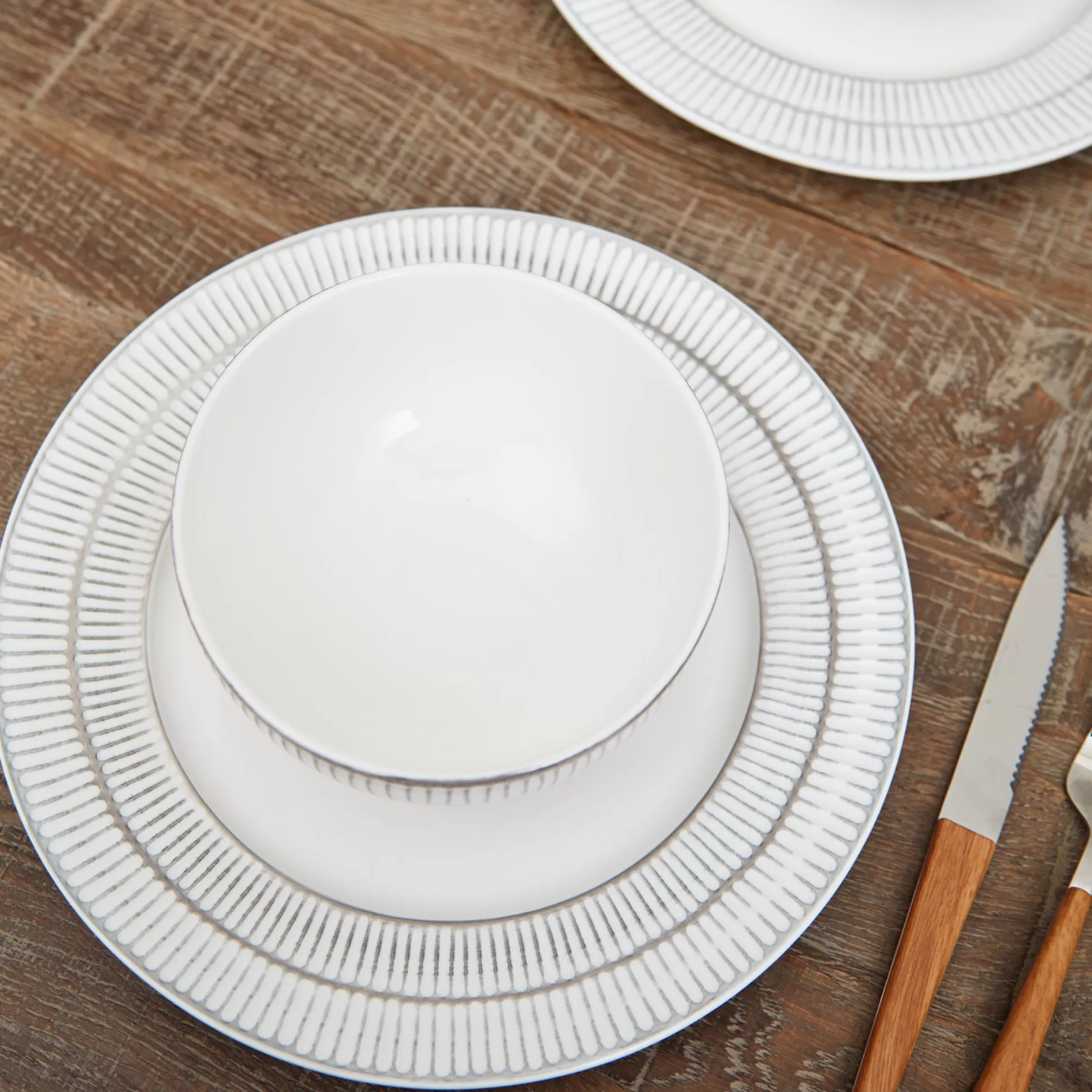 Plates>Meadows and Byrne Emmie 22 Cm Side Plate Set Of 6