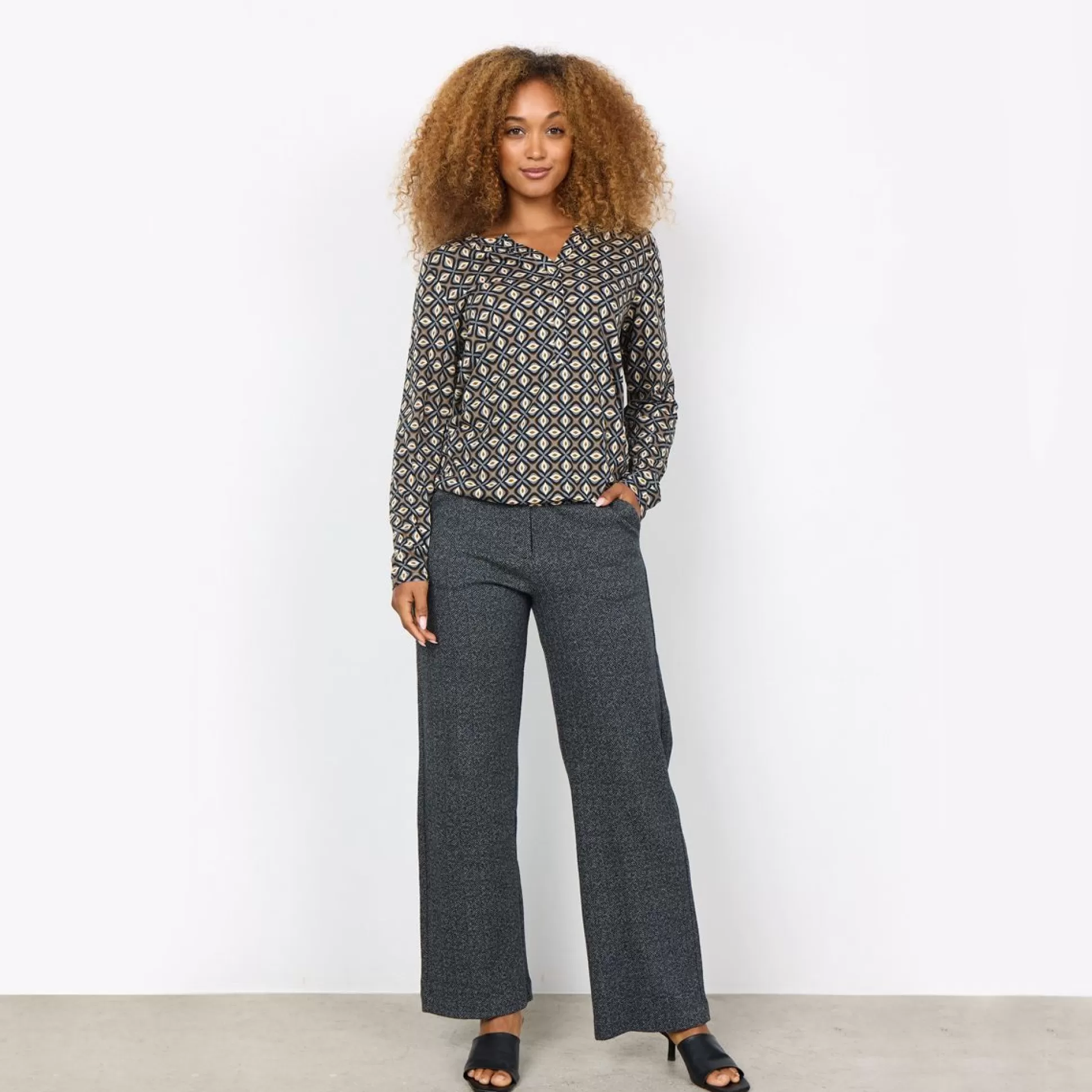 Tops & T-Shirts>Meadows and Byrne Felicity Print Top Black Print