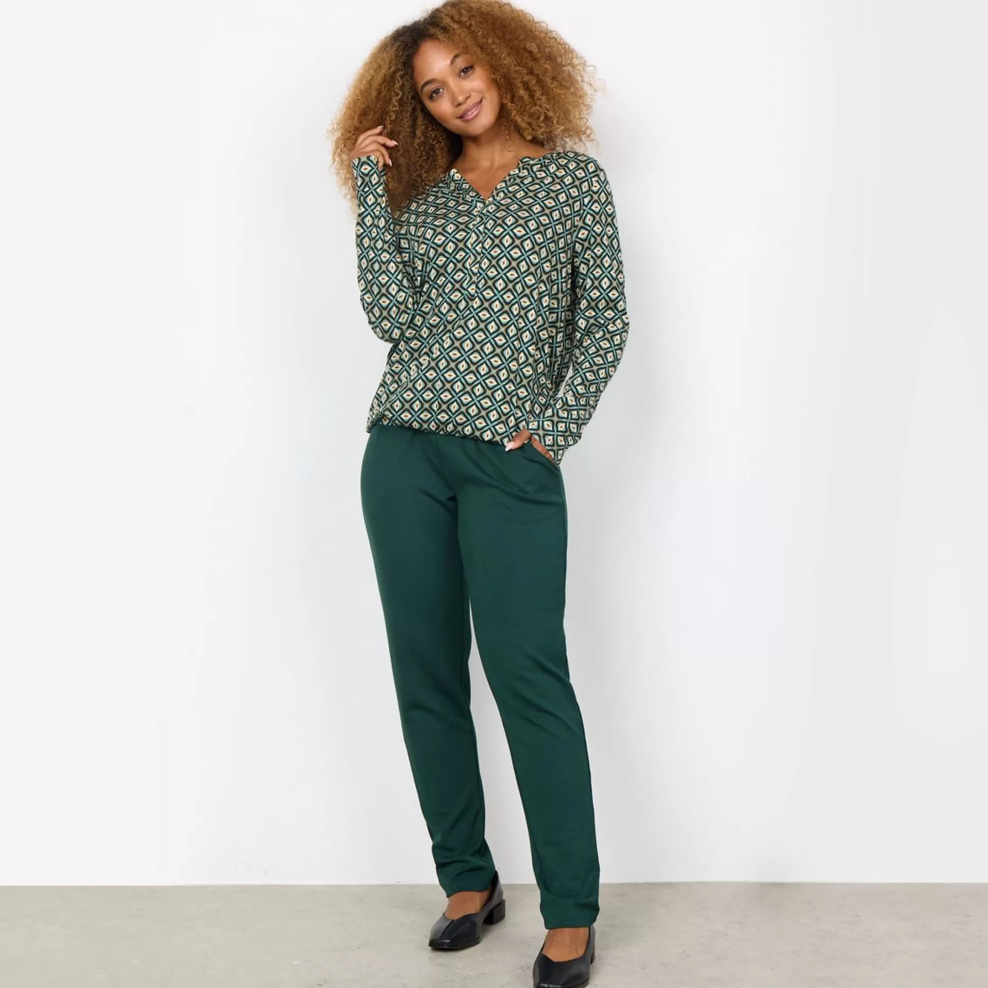 Tops & T-Shirts>Meadows and Byrne Felicity Print Top Green Print