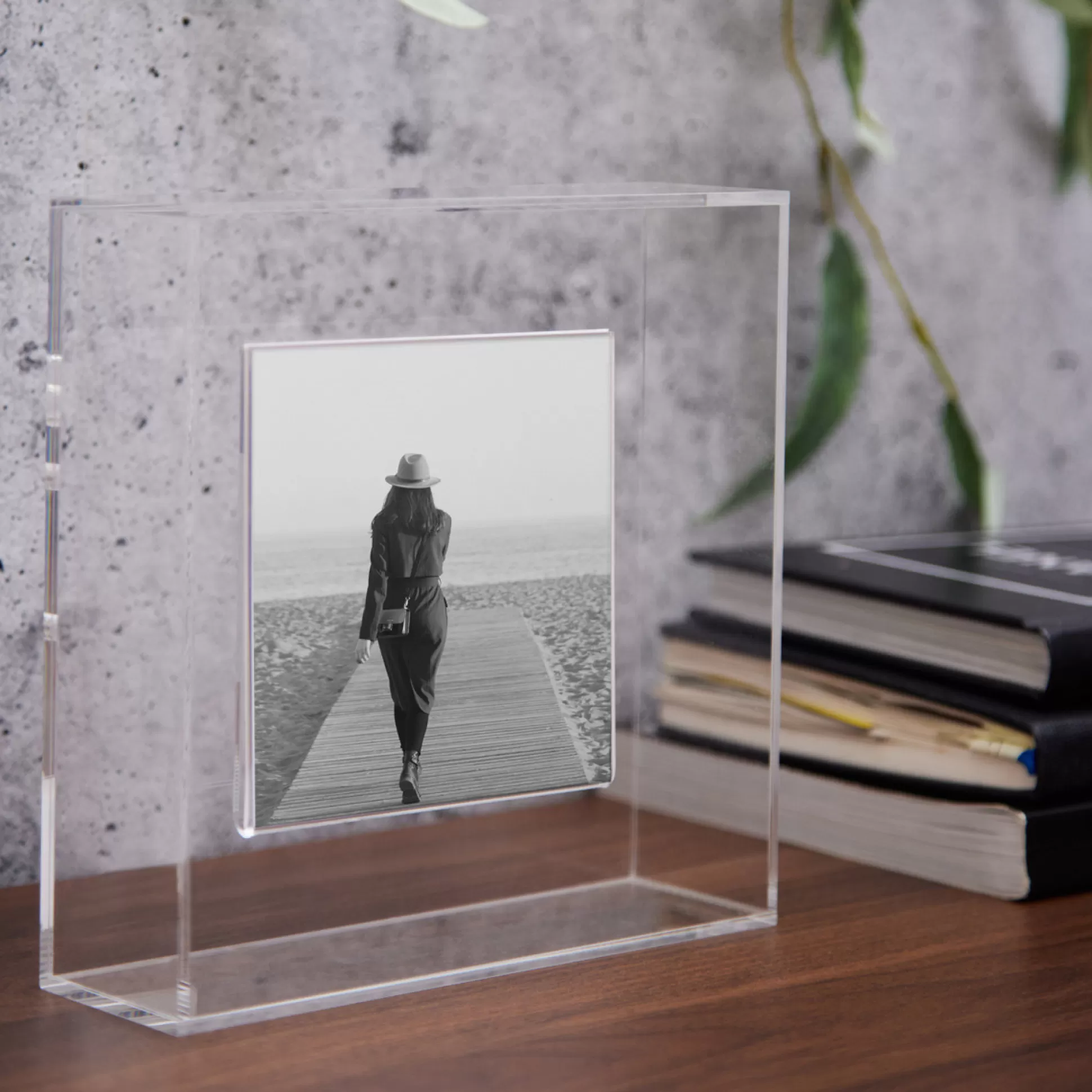 Wall Art & Picture Frames>Meadows and Byrne Floating Frame Clear 4 X 4