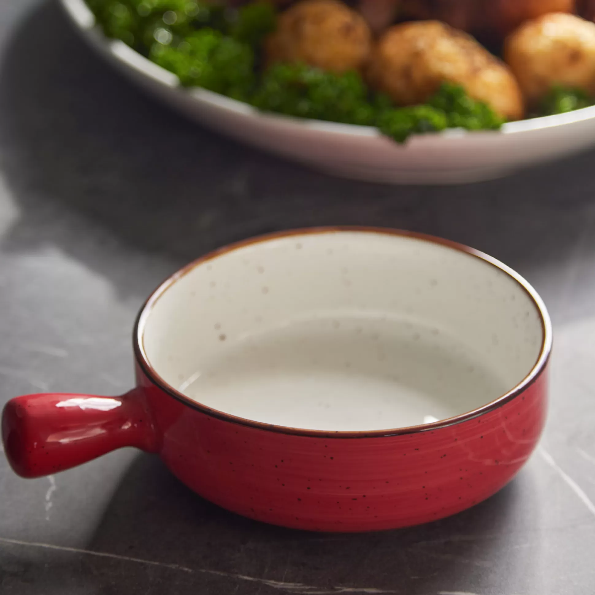 Cookware>Meadows and Byrne Galicia Handled Server - Red