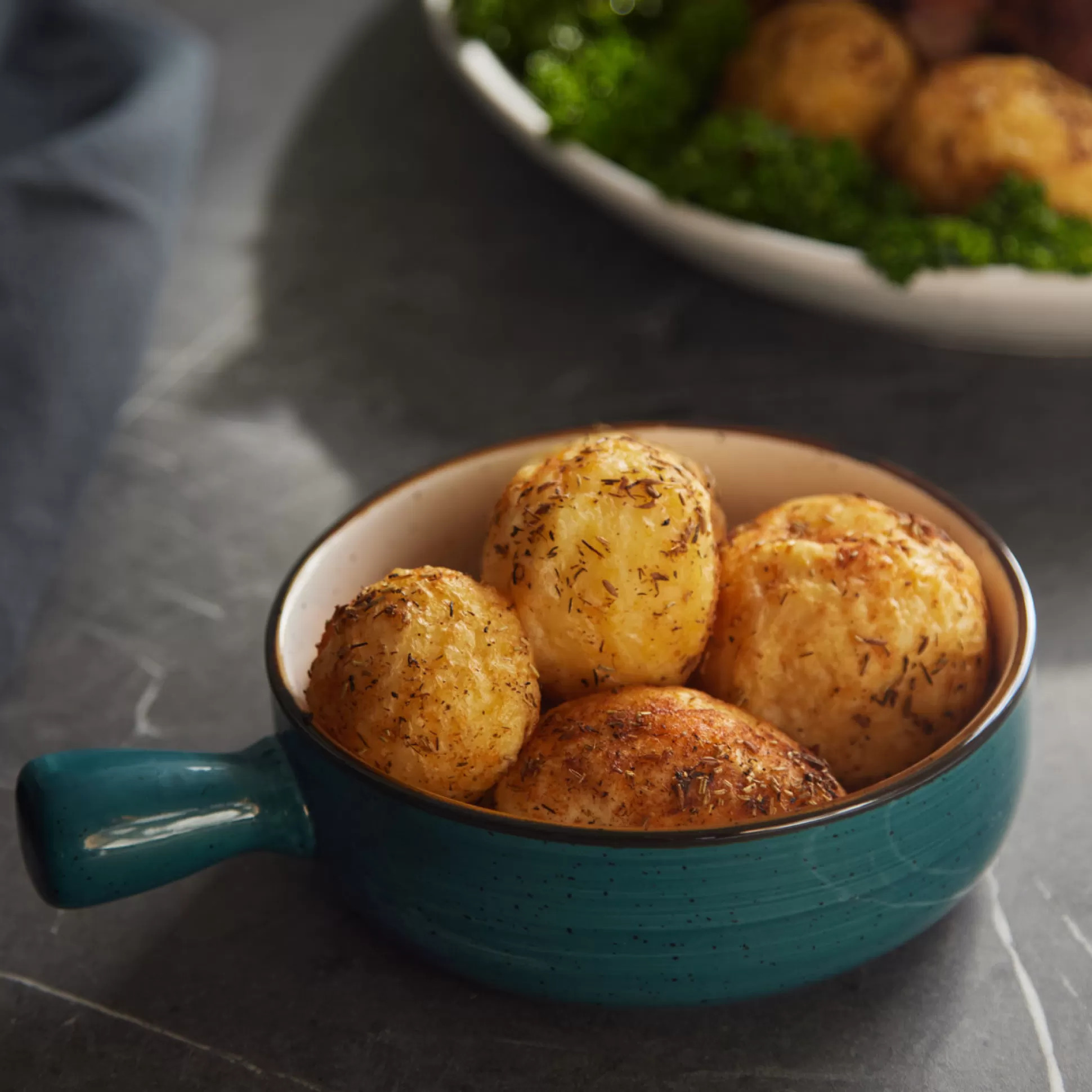 Cookware>Meadows and Byrne Galicia Handled Server - Teal