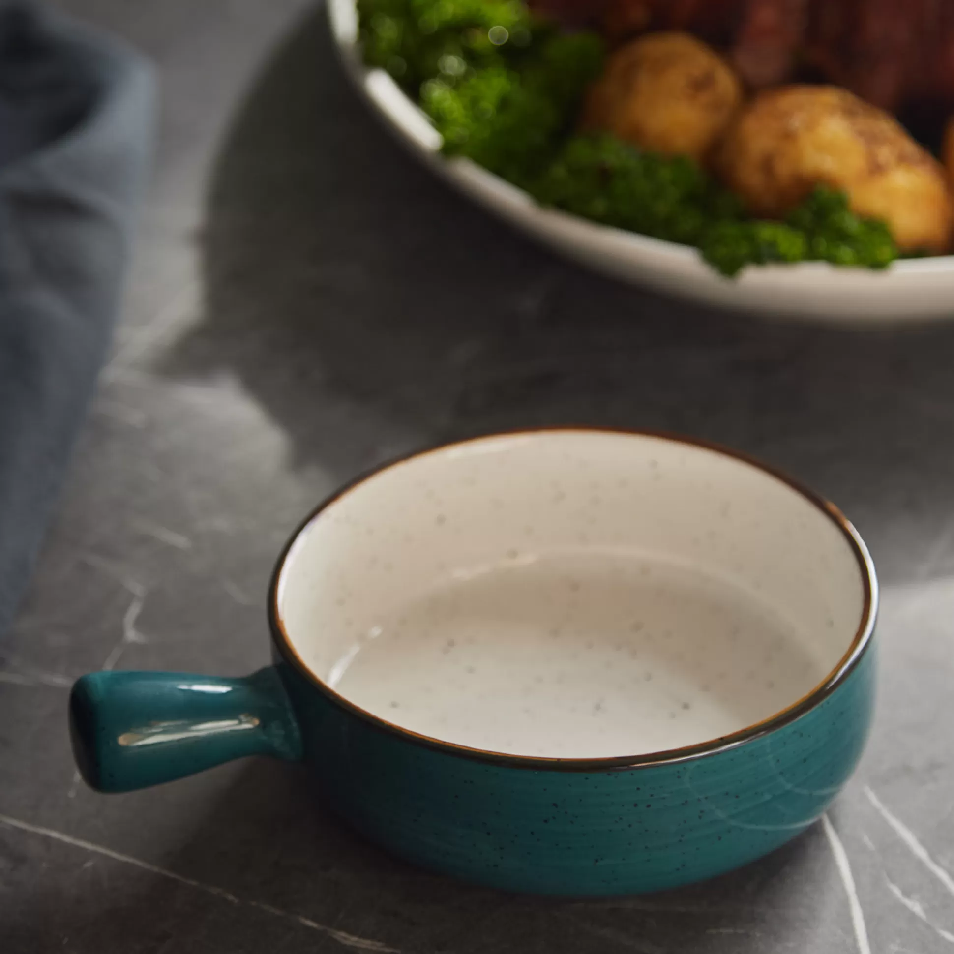 Cookware>Meadows and Byrne Galicia Handled Server - Teal