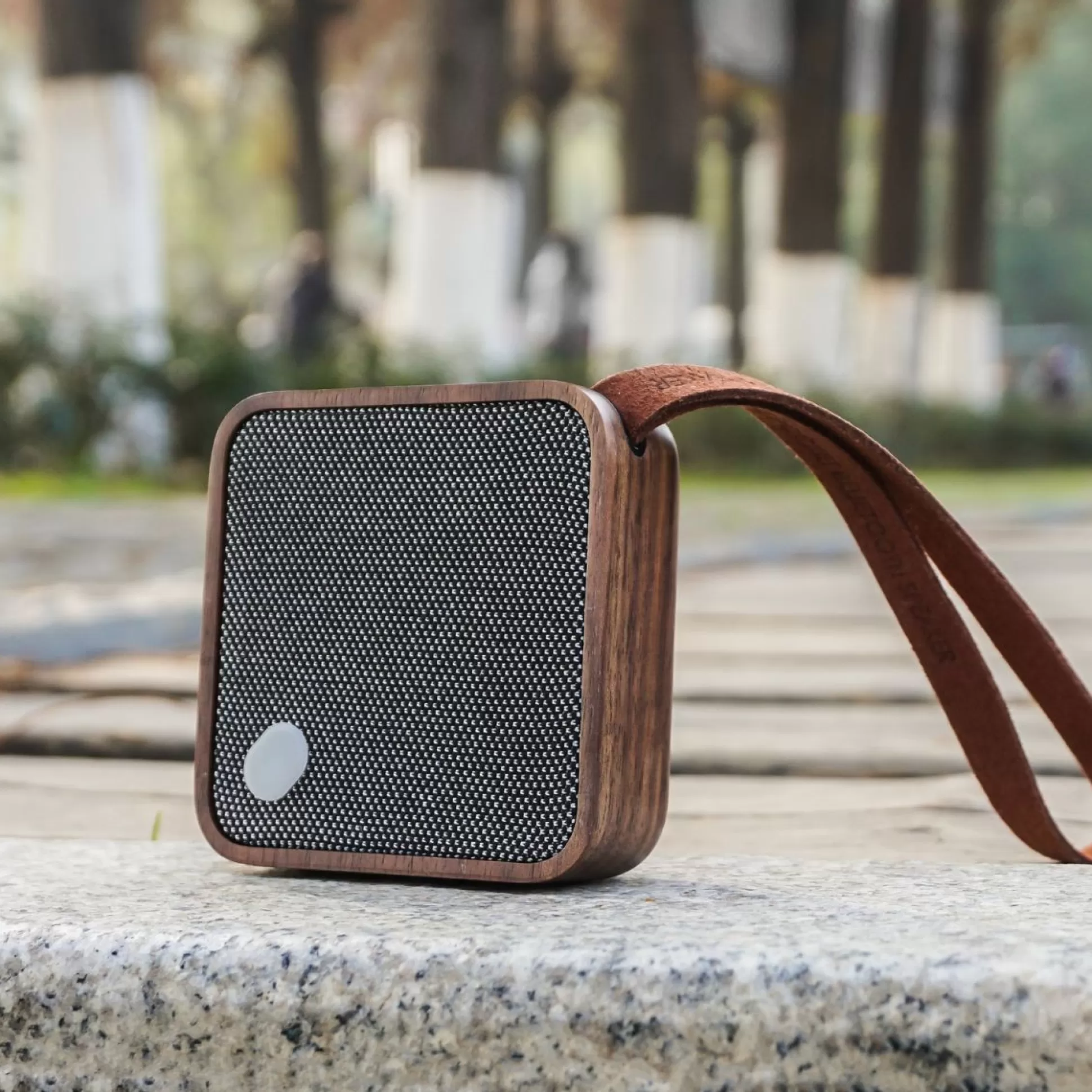 Decoration & Home Accessories>Meadows and Byrne Ginko Mi Square Pocket Bluetooth Speaker