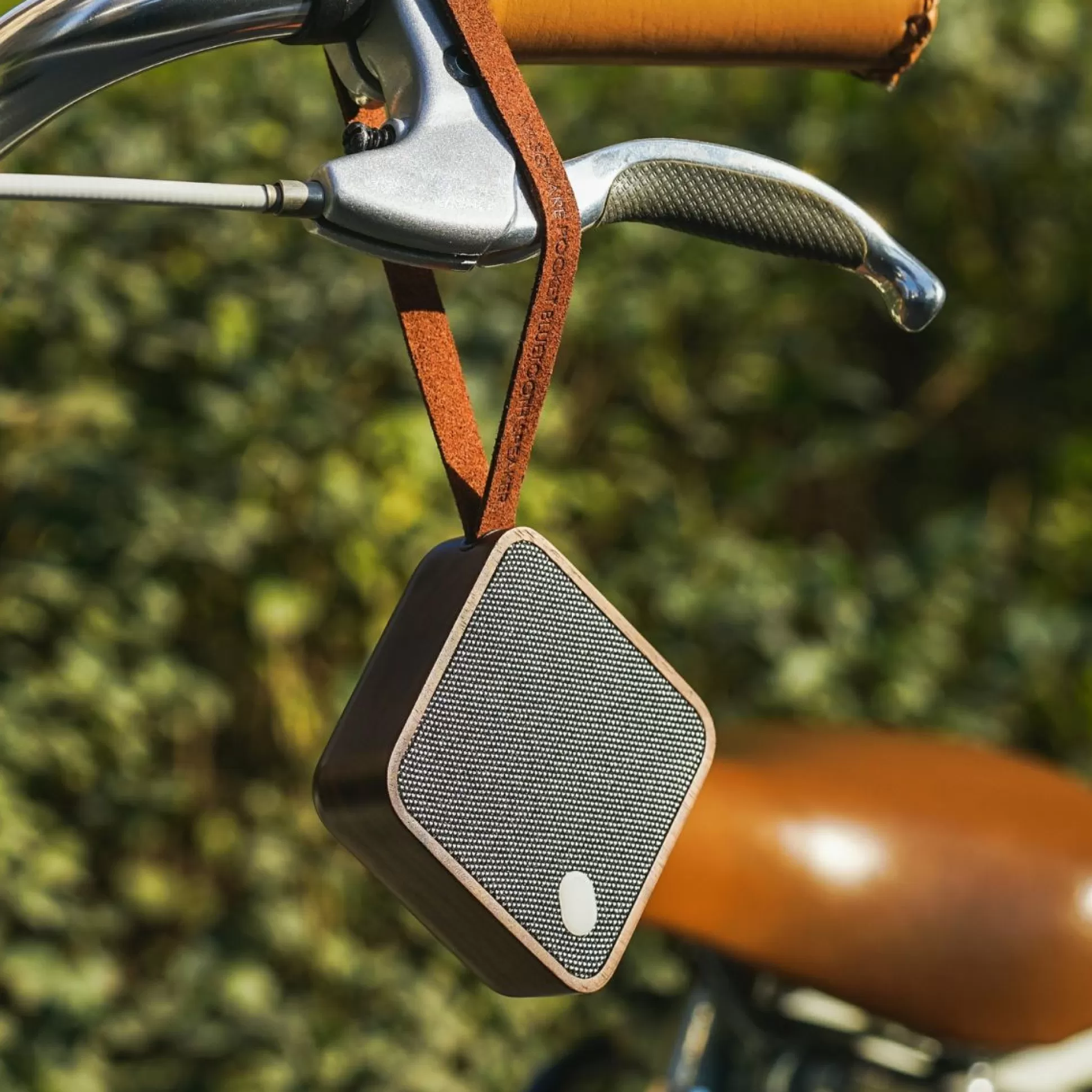Decoration & Home Accessories>Meadows and Byrne Ginko Mi Square Pocket Bluetooth Speaker