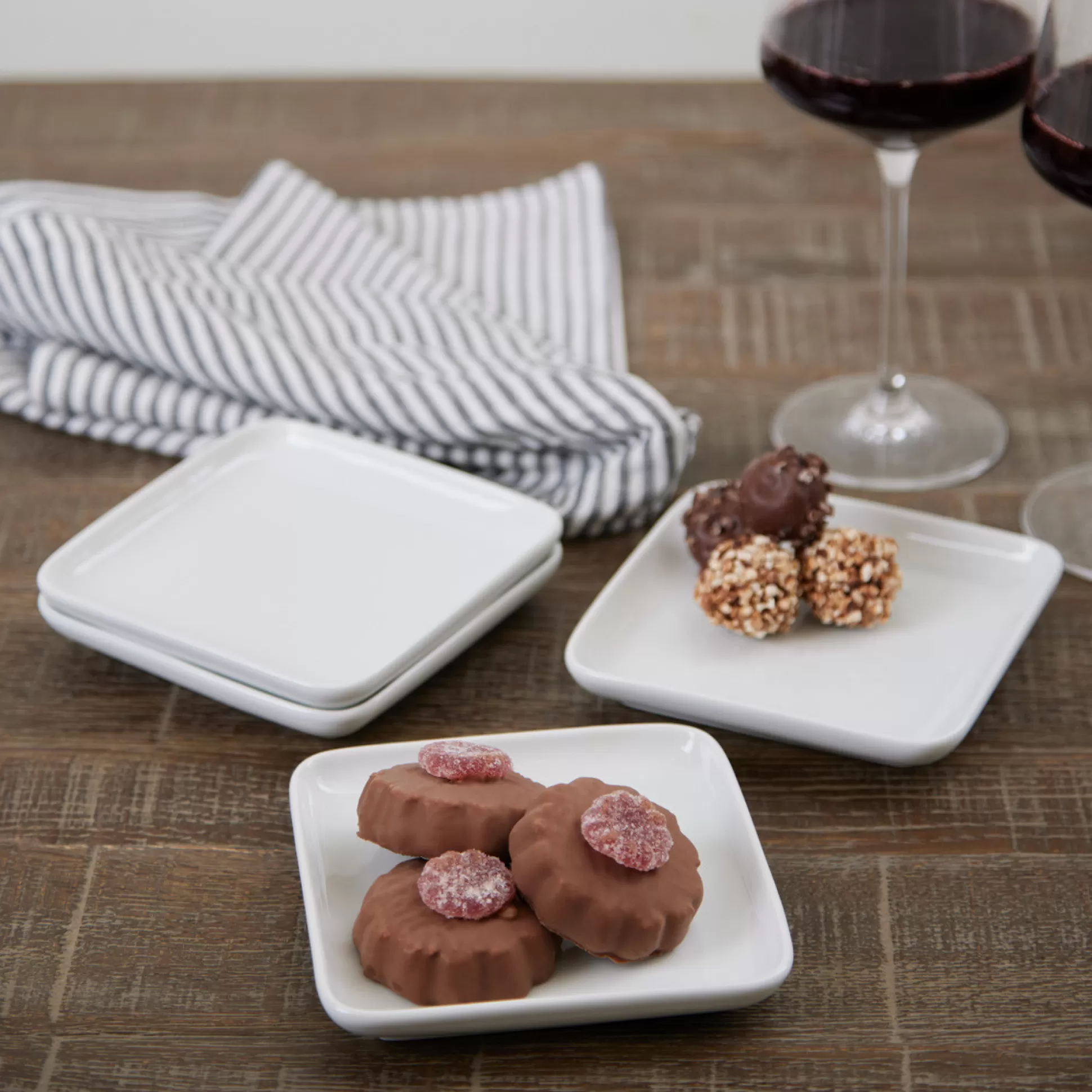 Plates>Meadows and Byrne Hallie Square Plate - Set Of 4
