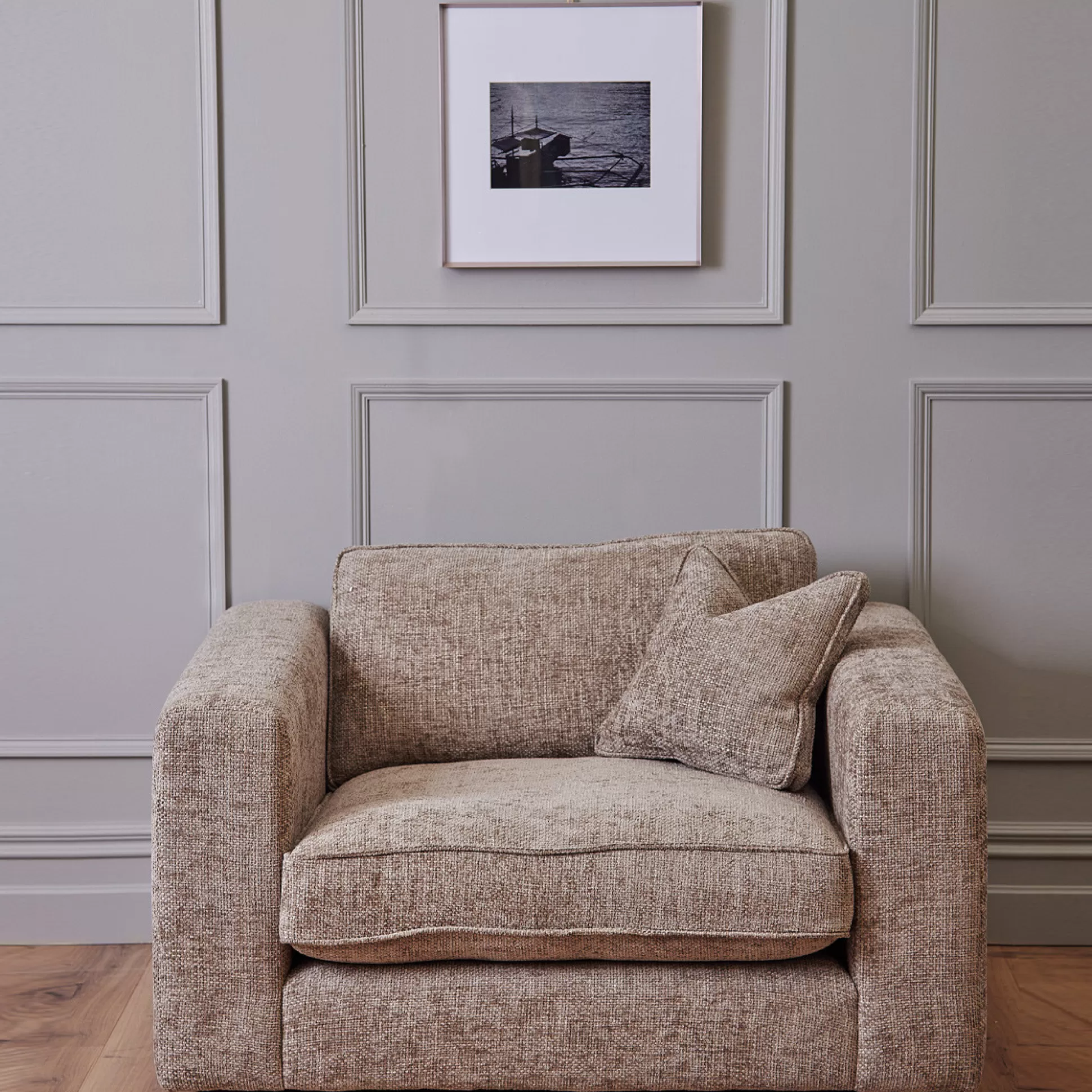 Armchairs>Meadows and Byrne Harlow Snuggler
