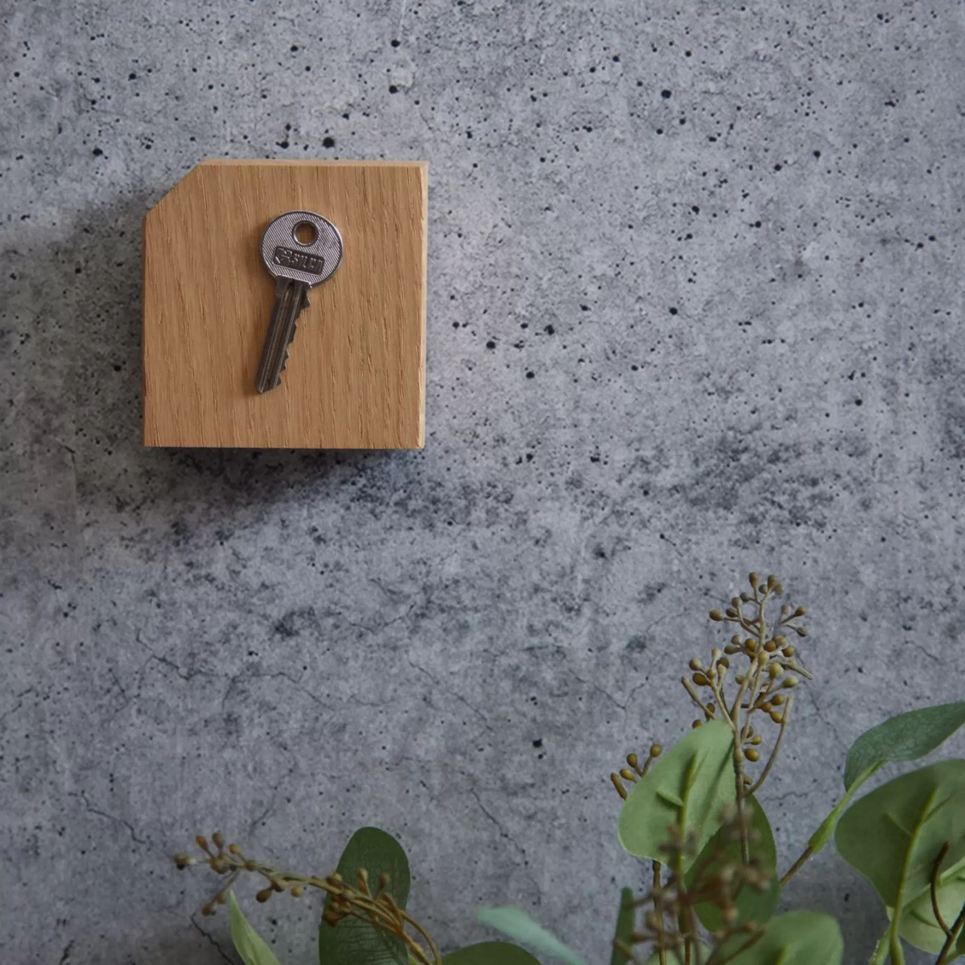 Decoration & Home Accessories>Meadows and Byrne Hold My Key - Oak Magnetic Key Holder