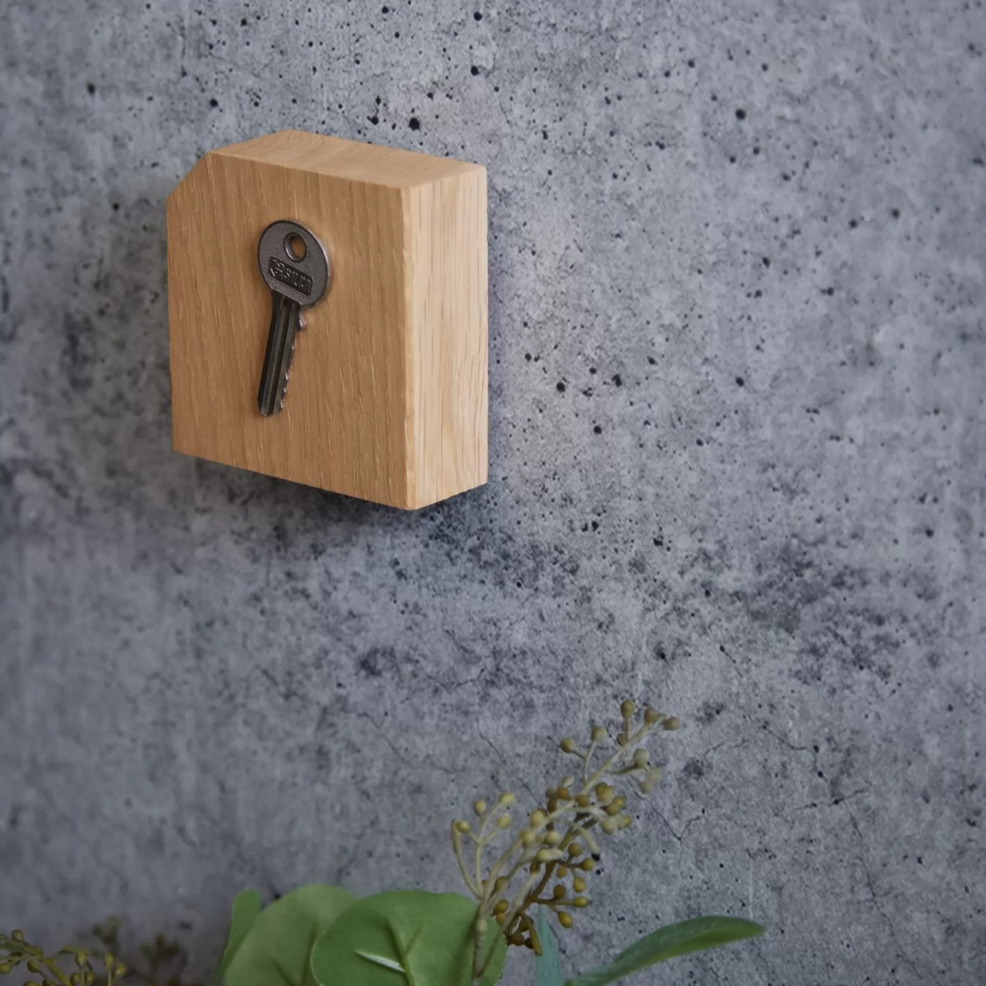 Decoration & Home Accessories>Meadows and Byrne Hold My Key - Oak Magnetic Key Holder