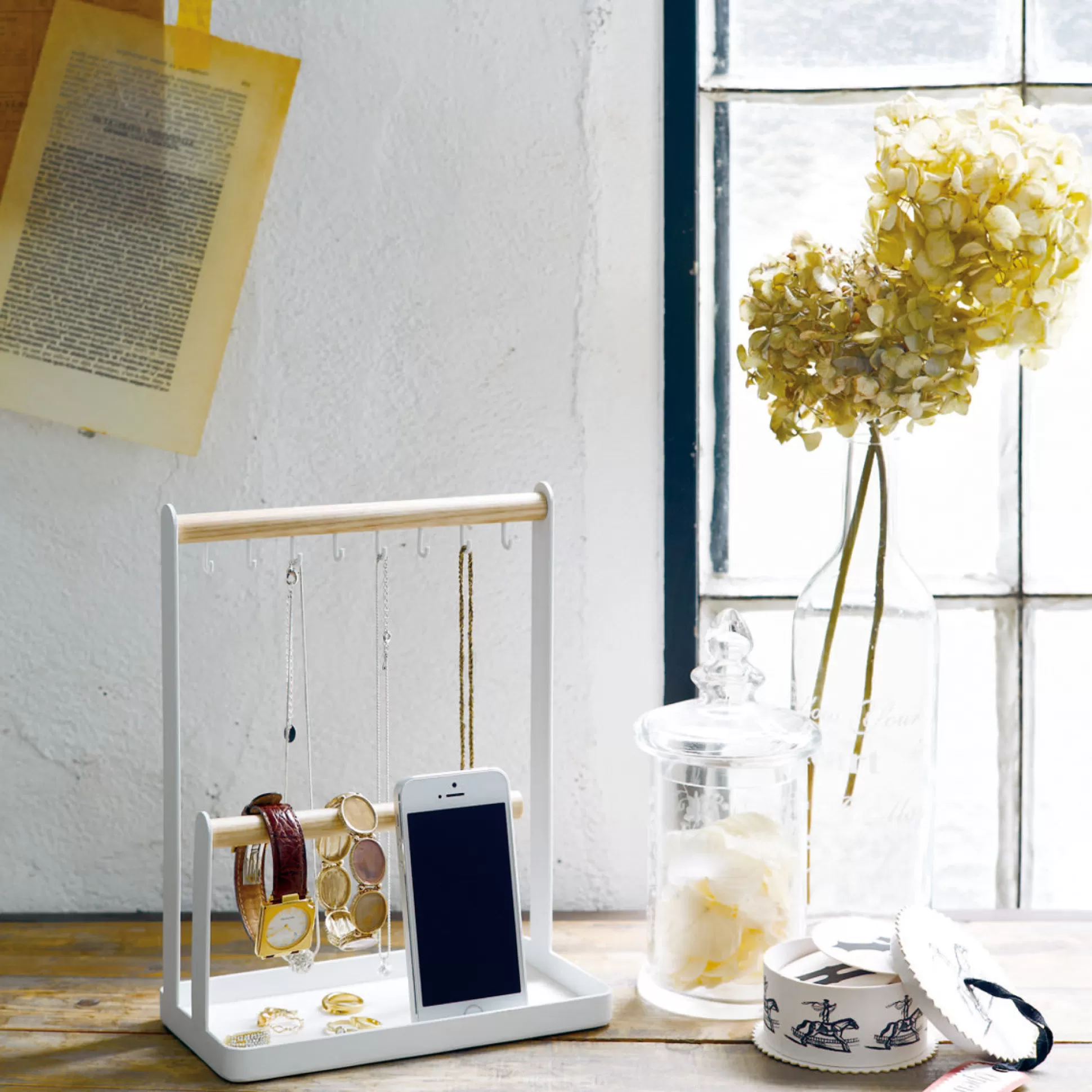 Storage>Meadows and Byrne Jewellery Stand - White