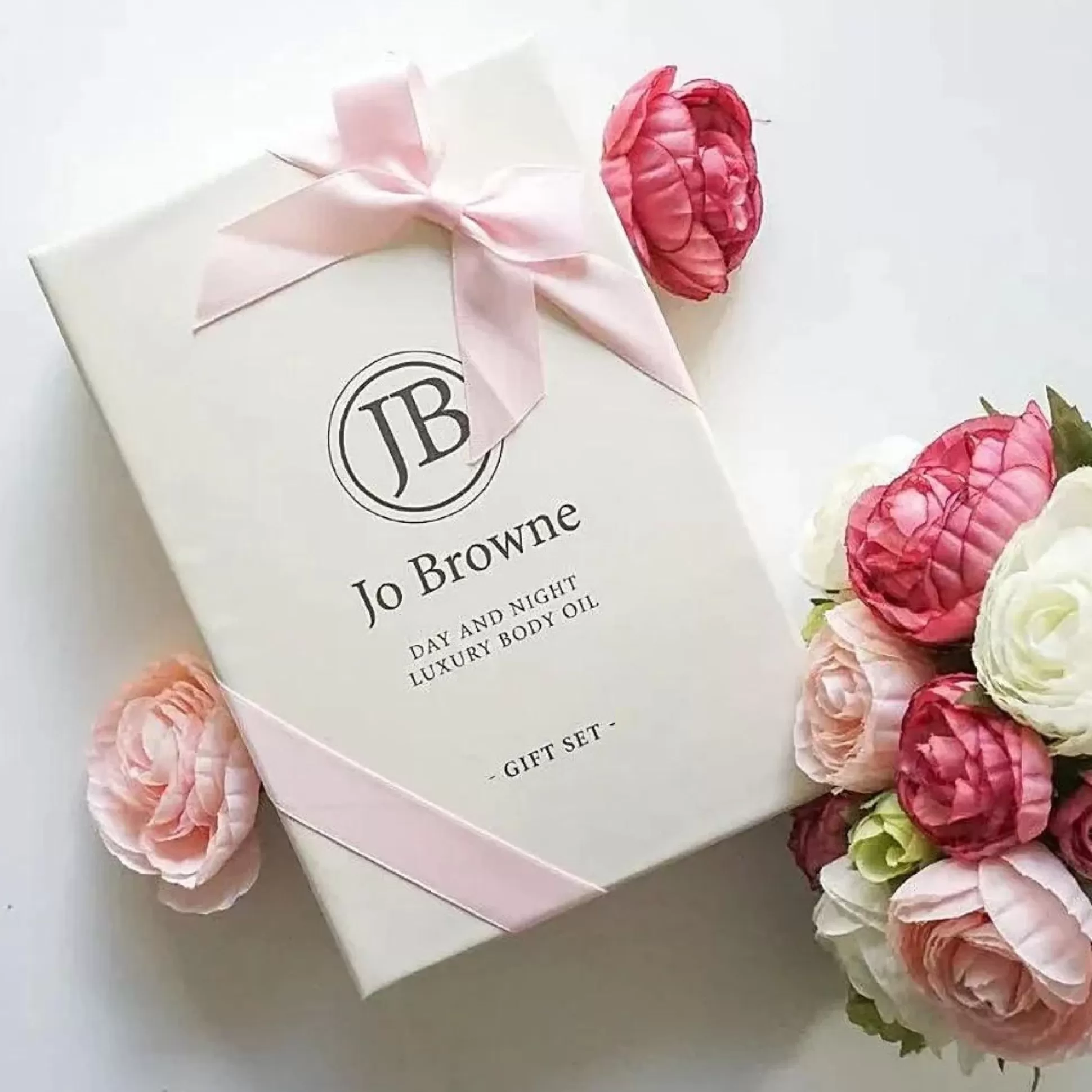 Beauty Gift Sets>Meadows and Byrne Jo Browne Day And Night Luxury Body Oil Gift Set