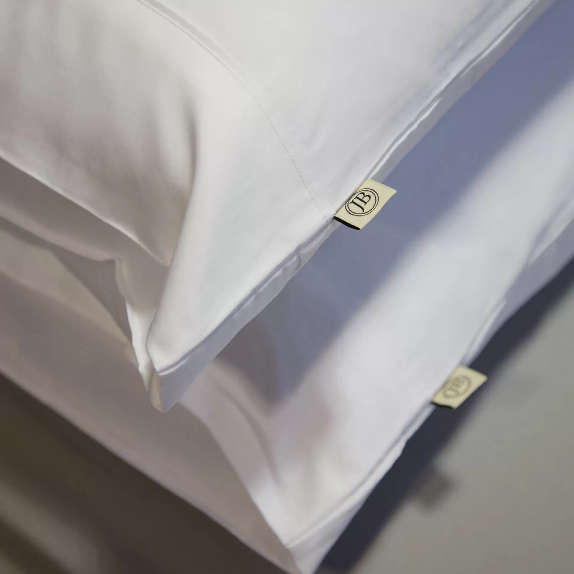 Pillow & Pillowcases>Meadows and Byrne Jo Browne Luxury Bamboo Pillowcase Set/2