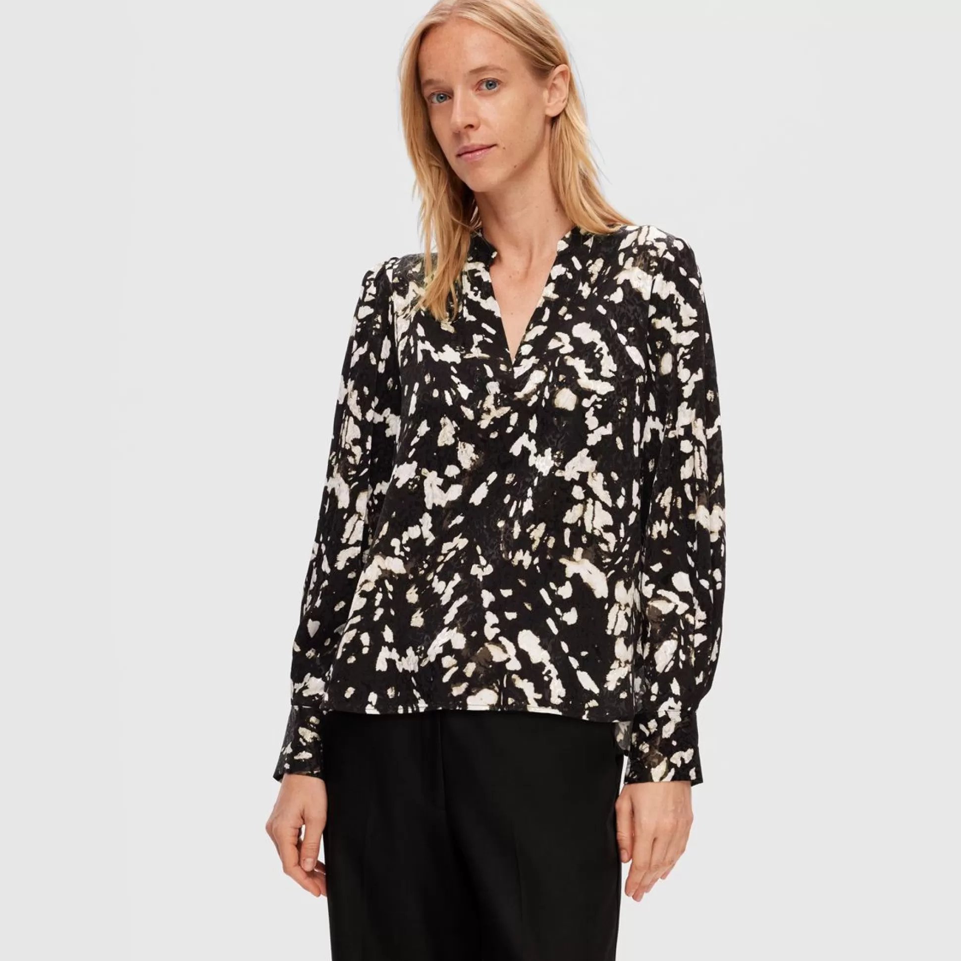 Shirts & Blouses>Meadows and Byrne Justine Print Top - Black Print