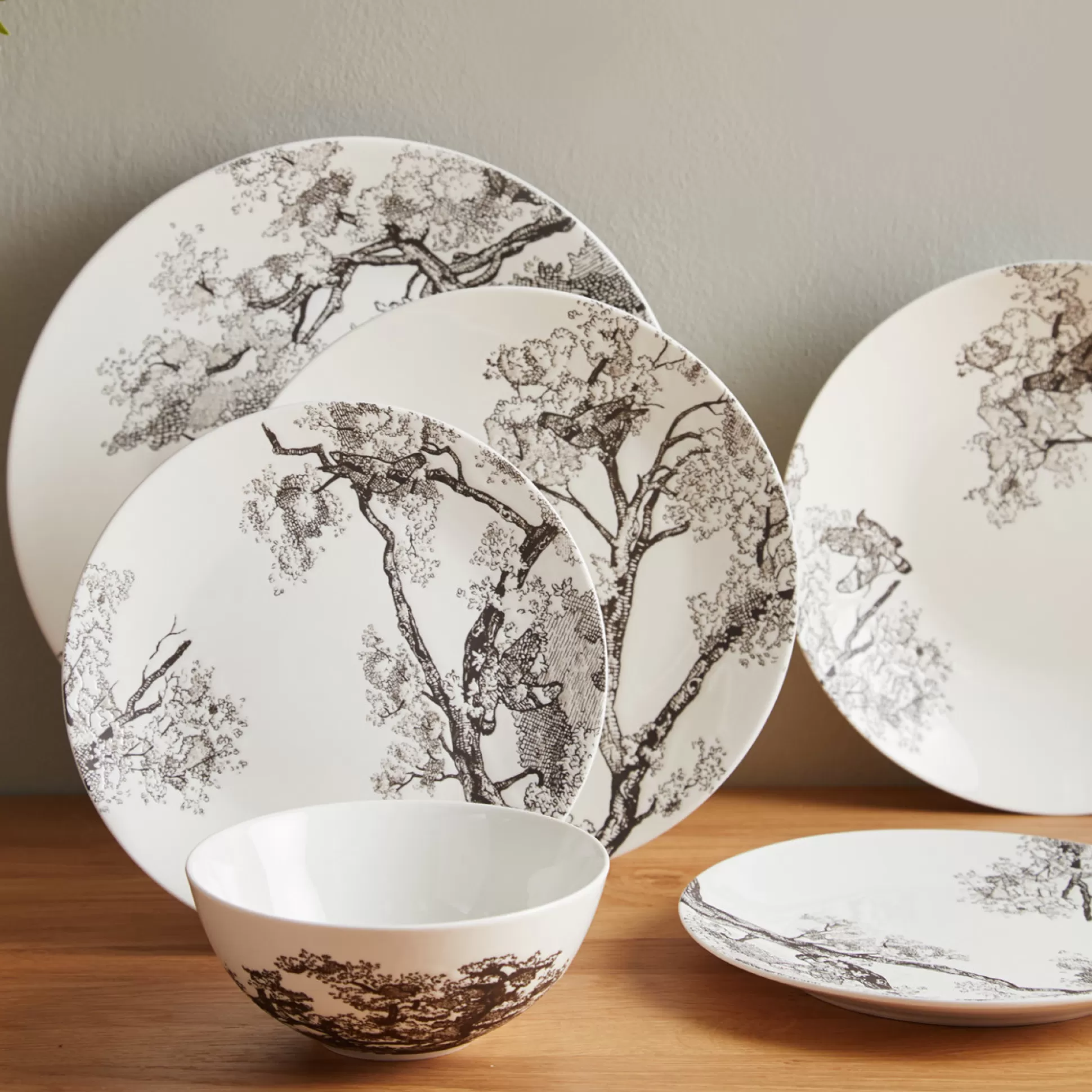 - Dinnerware Sets>Meadows and Byrne Lavery Dinner Set