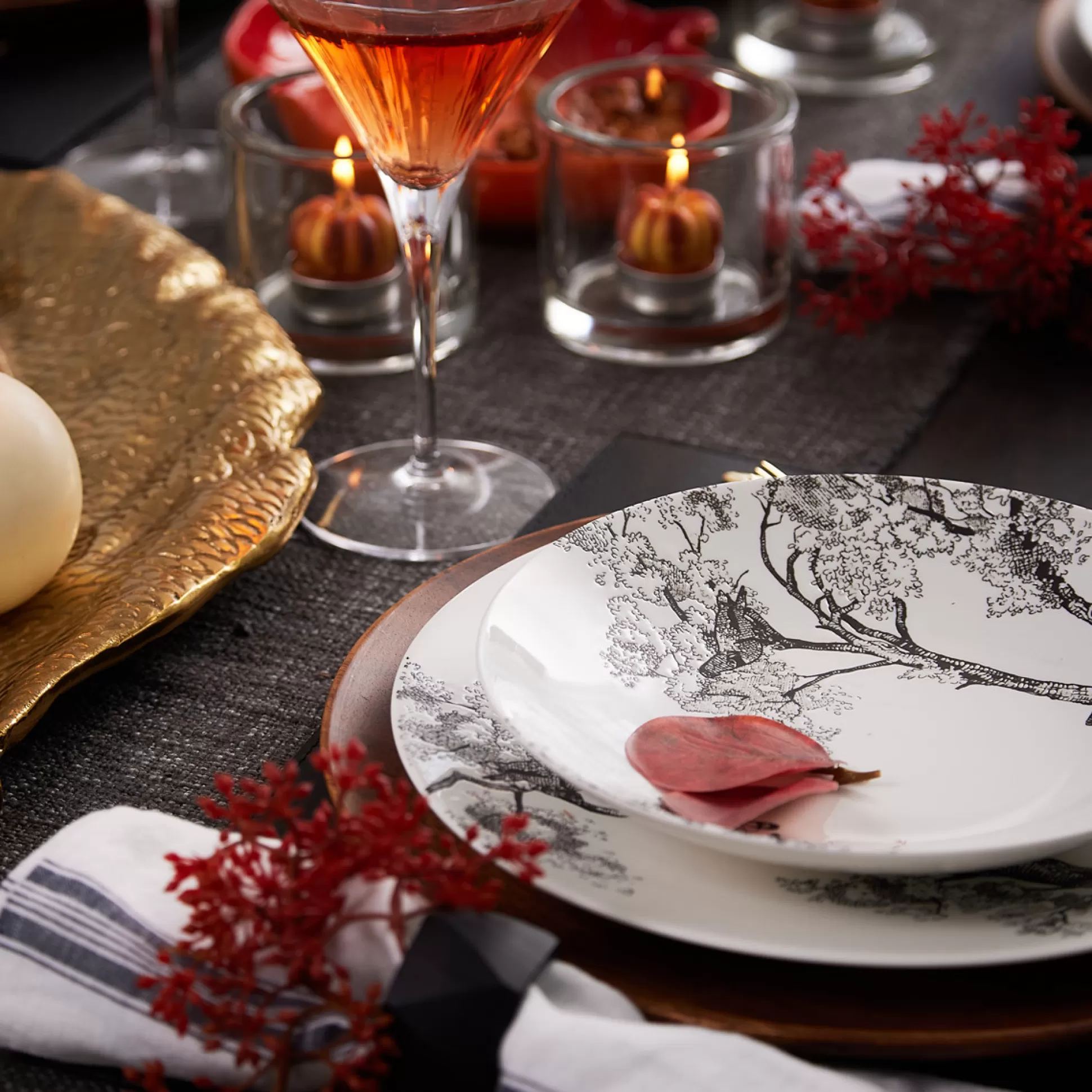 - Dinnerware Sets>Meadows and Byrne Lavery Dinner Set