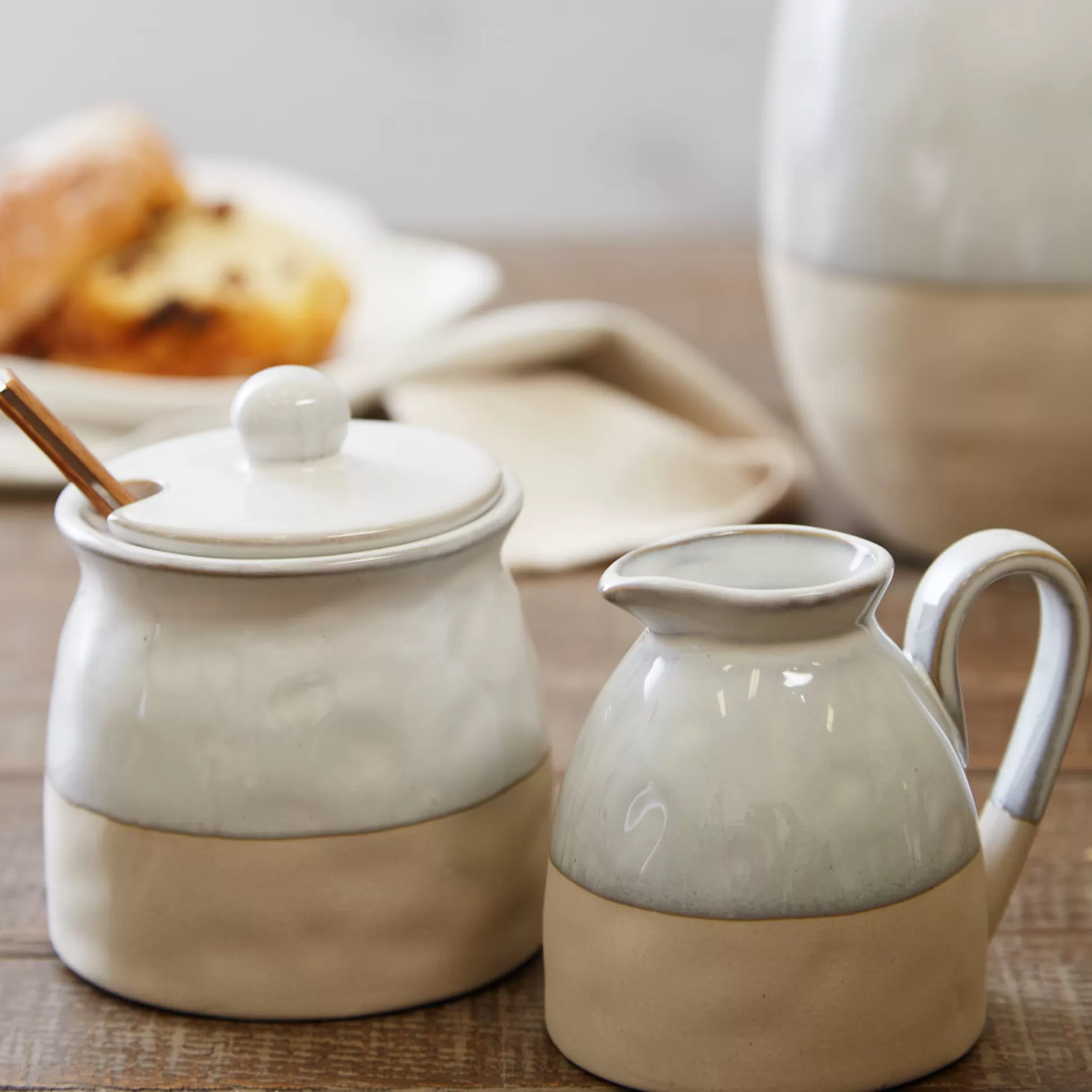 Bowls>Meadows and Byrne Lidded Sugar Bowl And Creamer Set