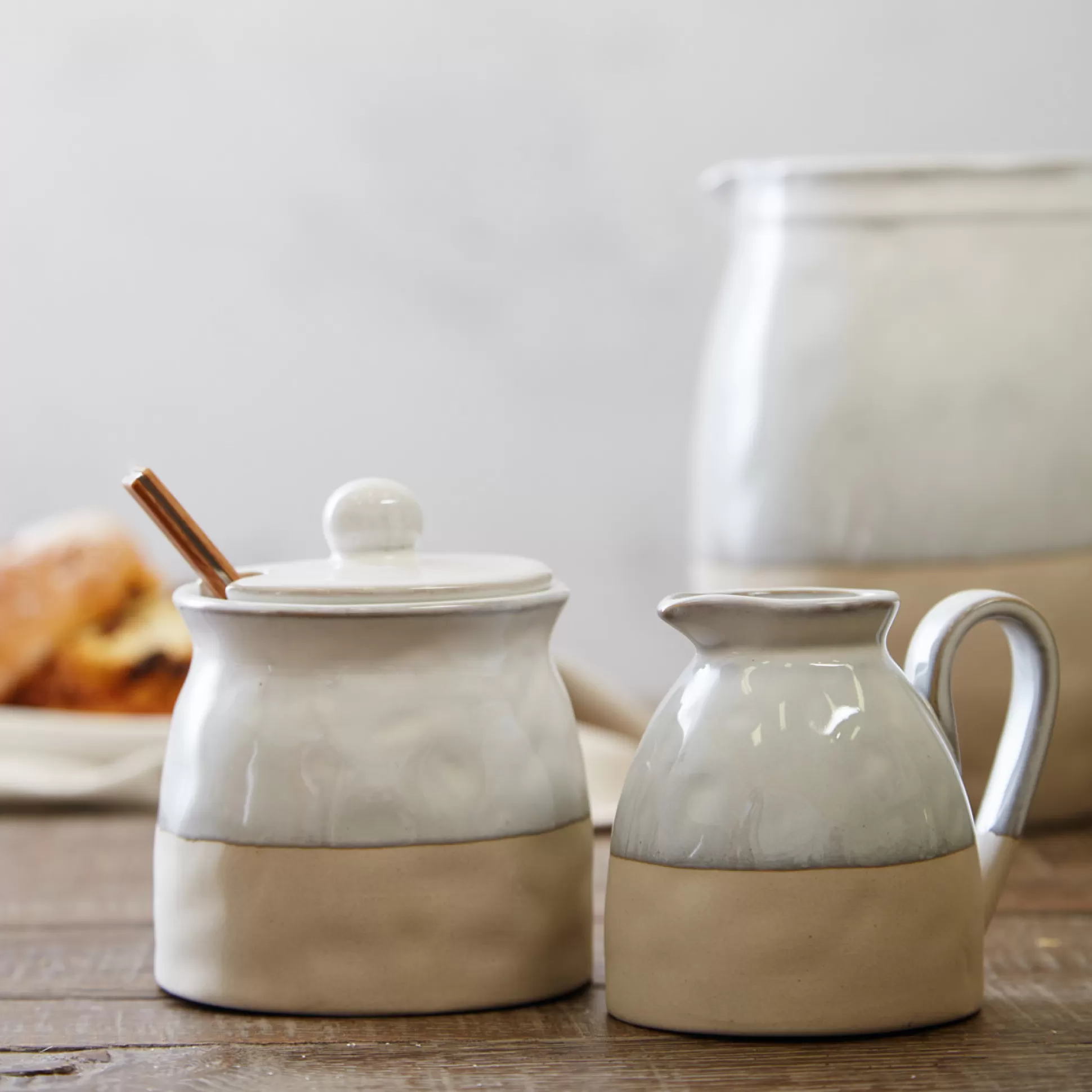 Bowls>Meadows and Byrne Lidded Sugar Bowl And Creamer Set