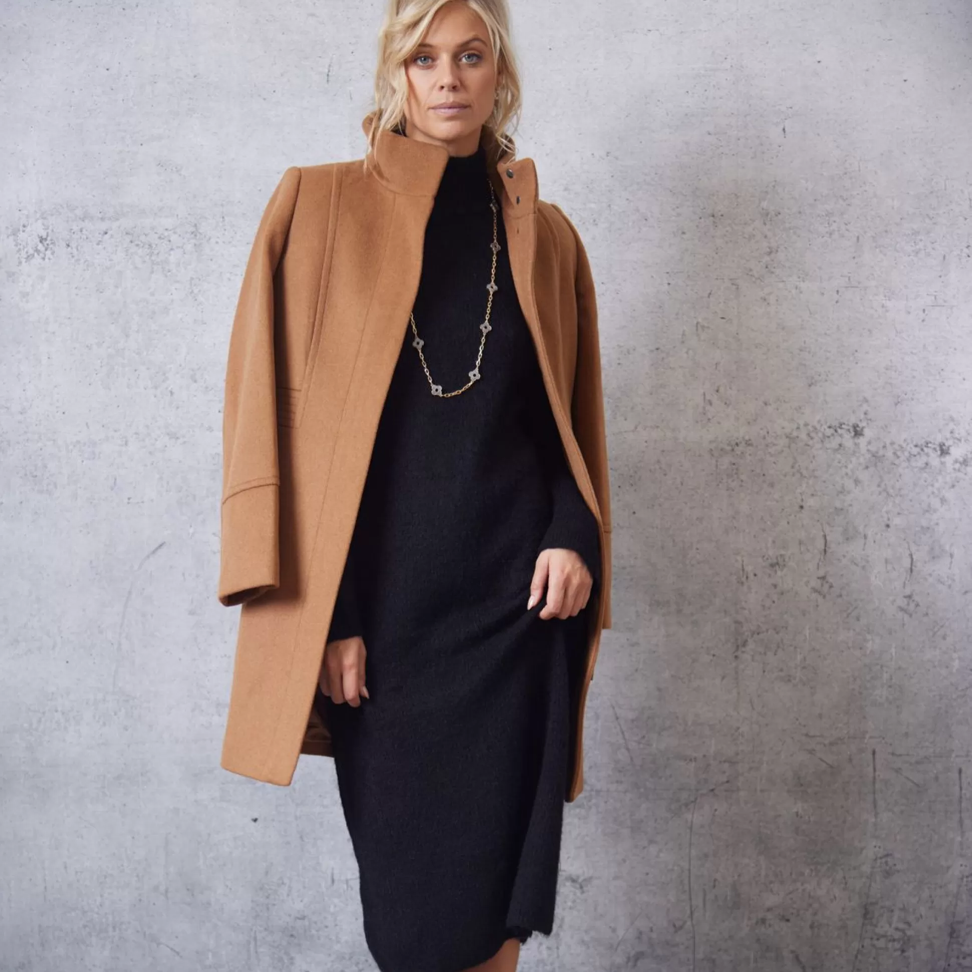 Jewellery>Meadows and Byrne Long Clover Necklace Grey/Gold