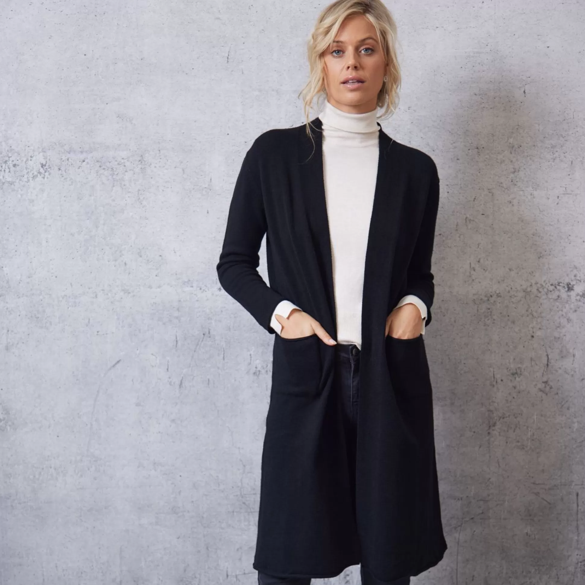 Jumpers & Cardigans>Meadows and Byrne Longline Cardigan With Pockets - Black
