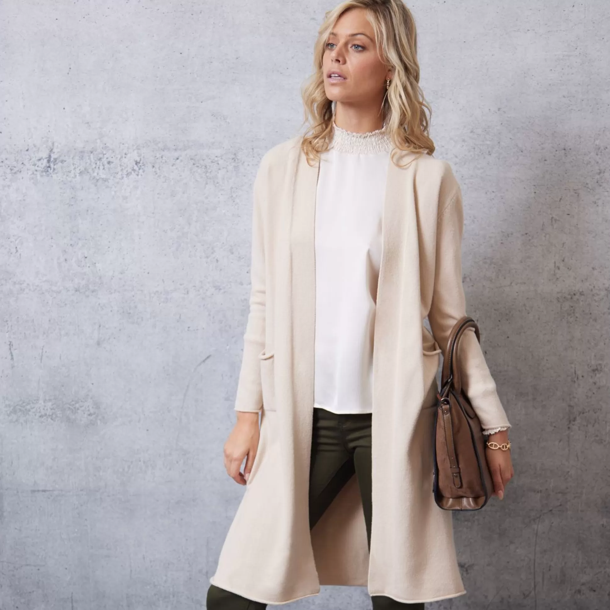 Jumpers & Cardigans>Meadows and Byrne Longline Cardigan With Pockets - Cream