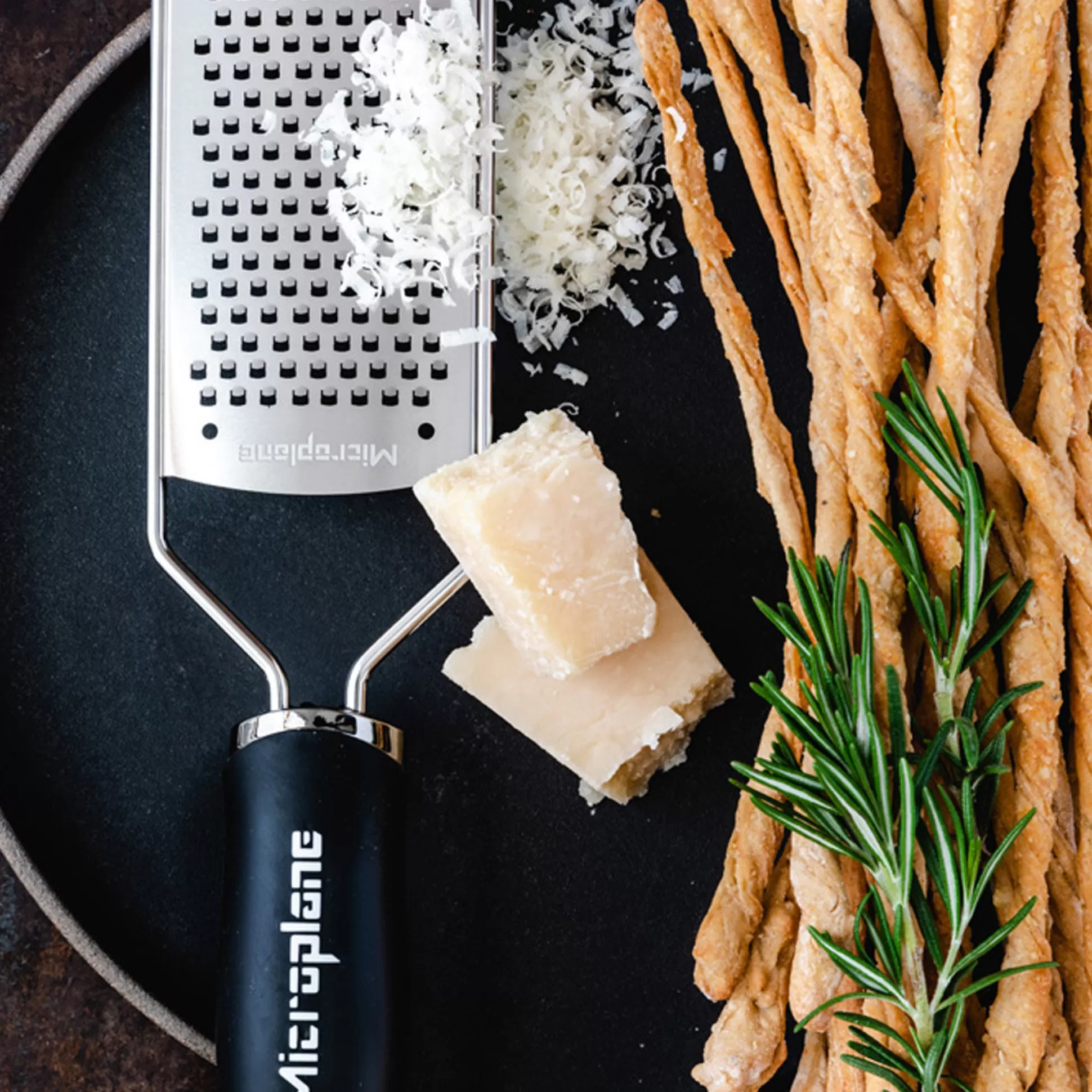 Kitchen Utensils & Accessories>Meadows and Byrne Microplane Gourmet Series Coarse Grater - Black