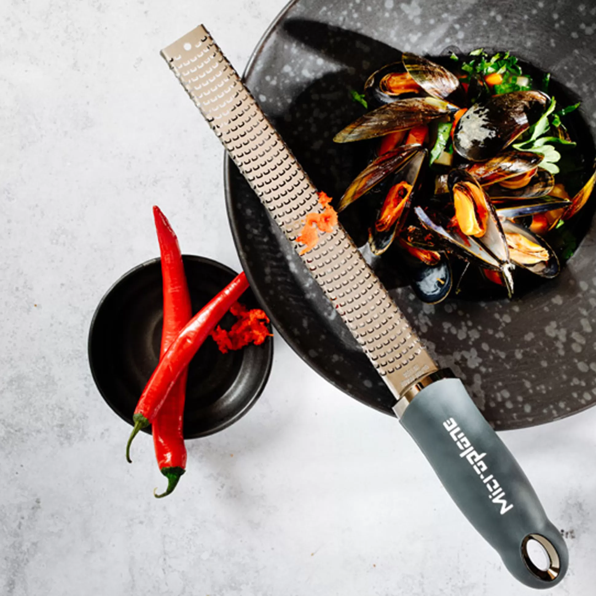 Kitchen Utensils & Accessories>Meadows and Byrne Microplane Premium Zester - Dark Grey