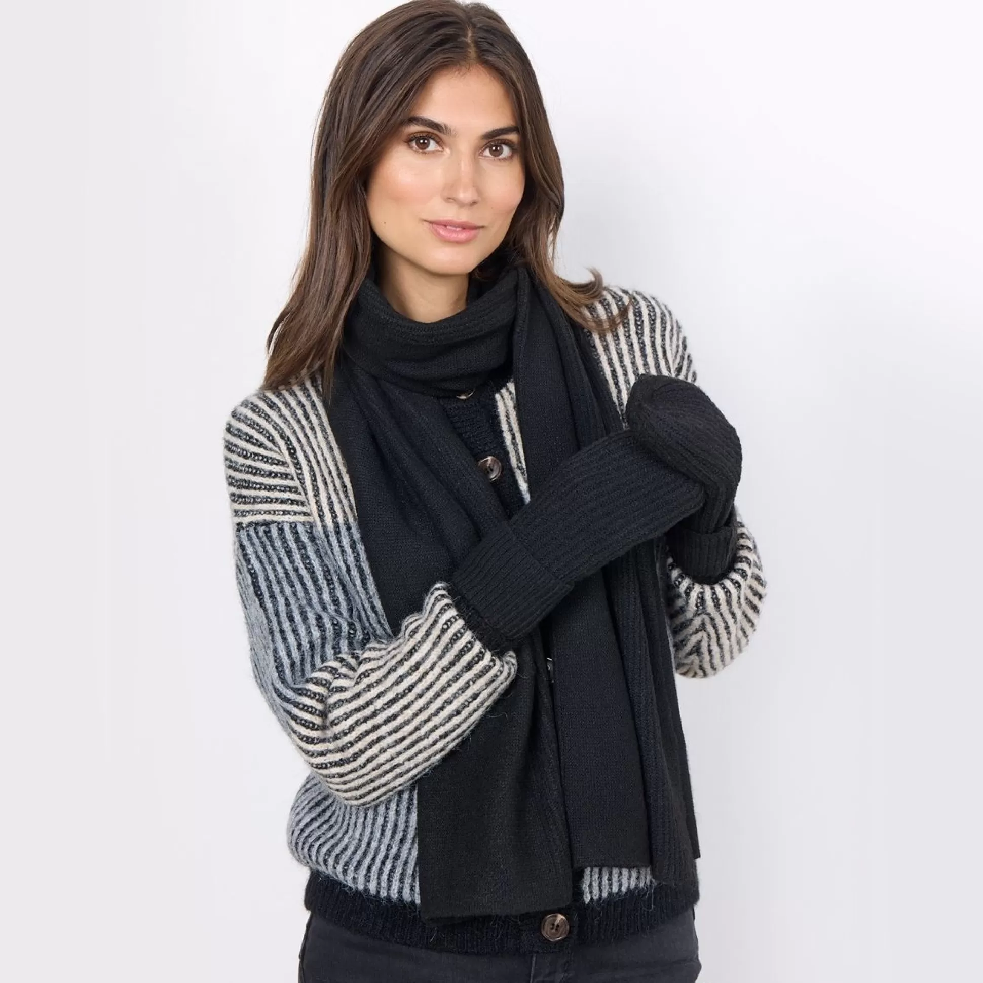 Hats, Scarves, Gloves>Meadows and Byrne Mitzi Rib Knit Mittens Black