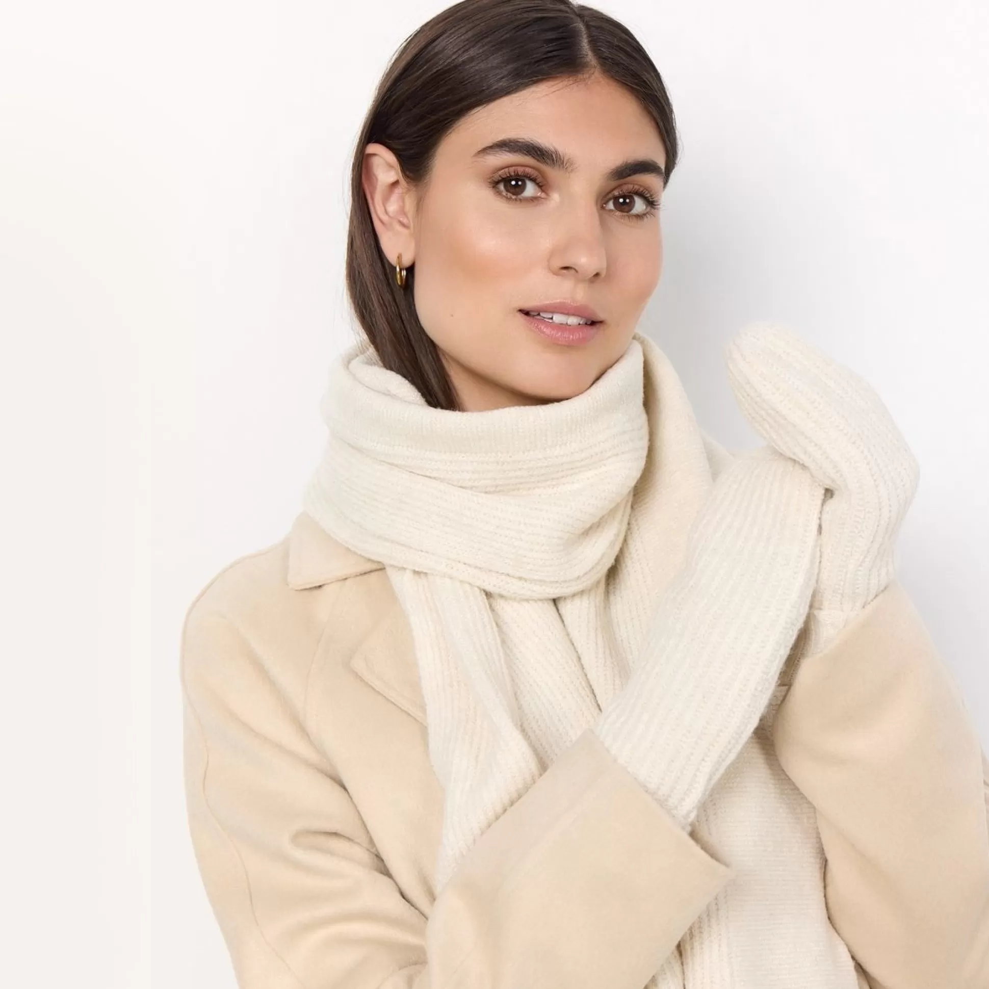 Hats, Scarves, Gloves>Meadows and Byrne Mitzi Rib Knit Mittens Cream