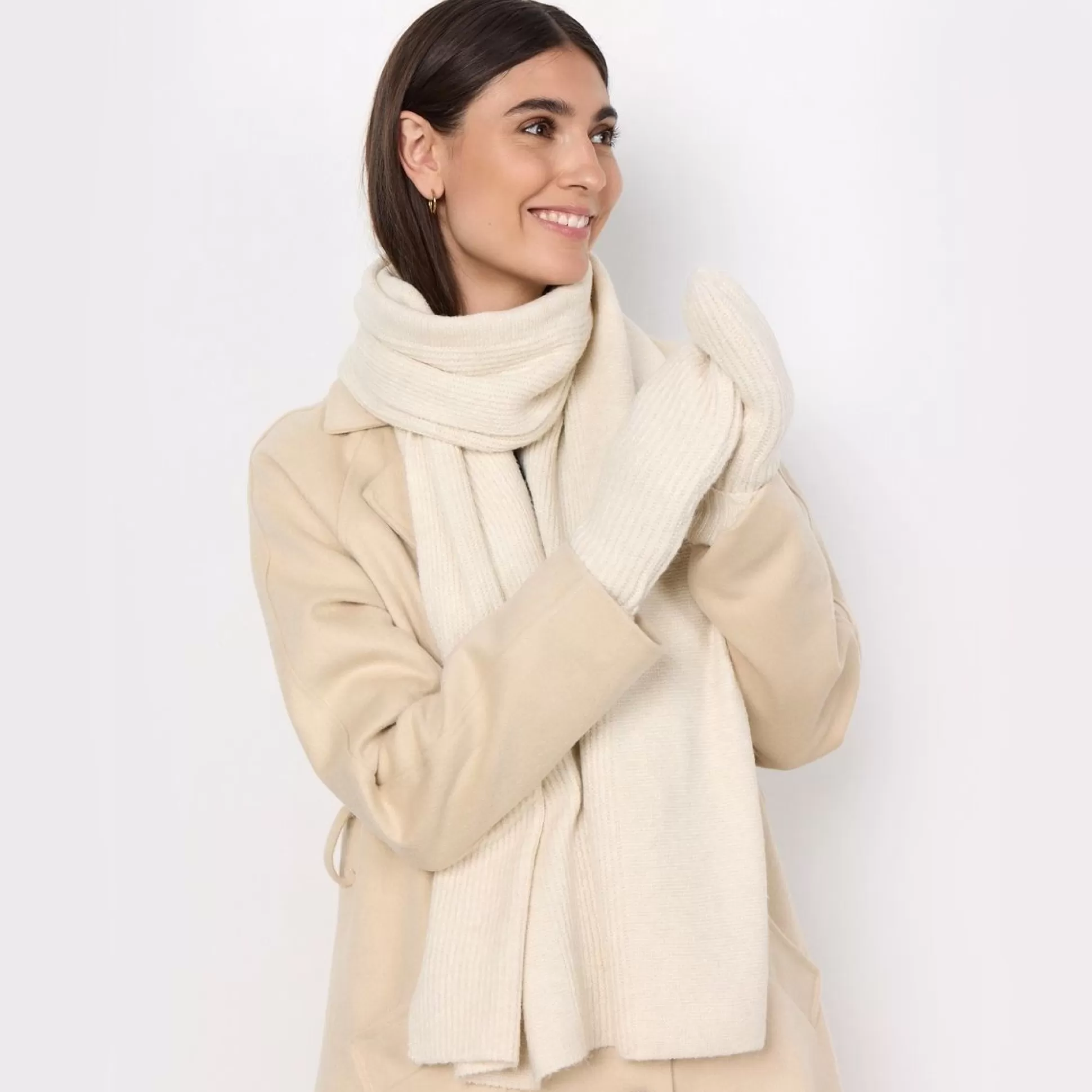 Hats, Scarves, Gloves>Meadows and Byrne Mitzi Rib Knit Mittens Cream