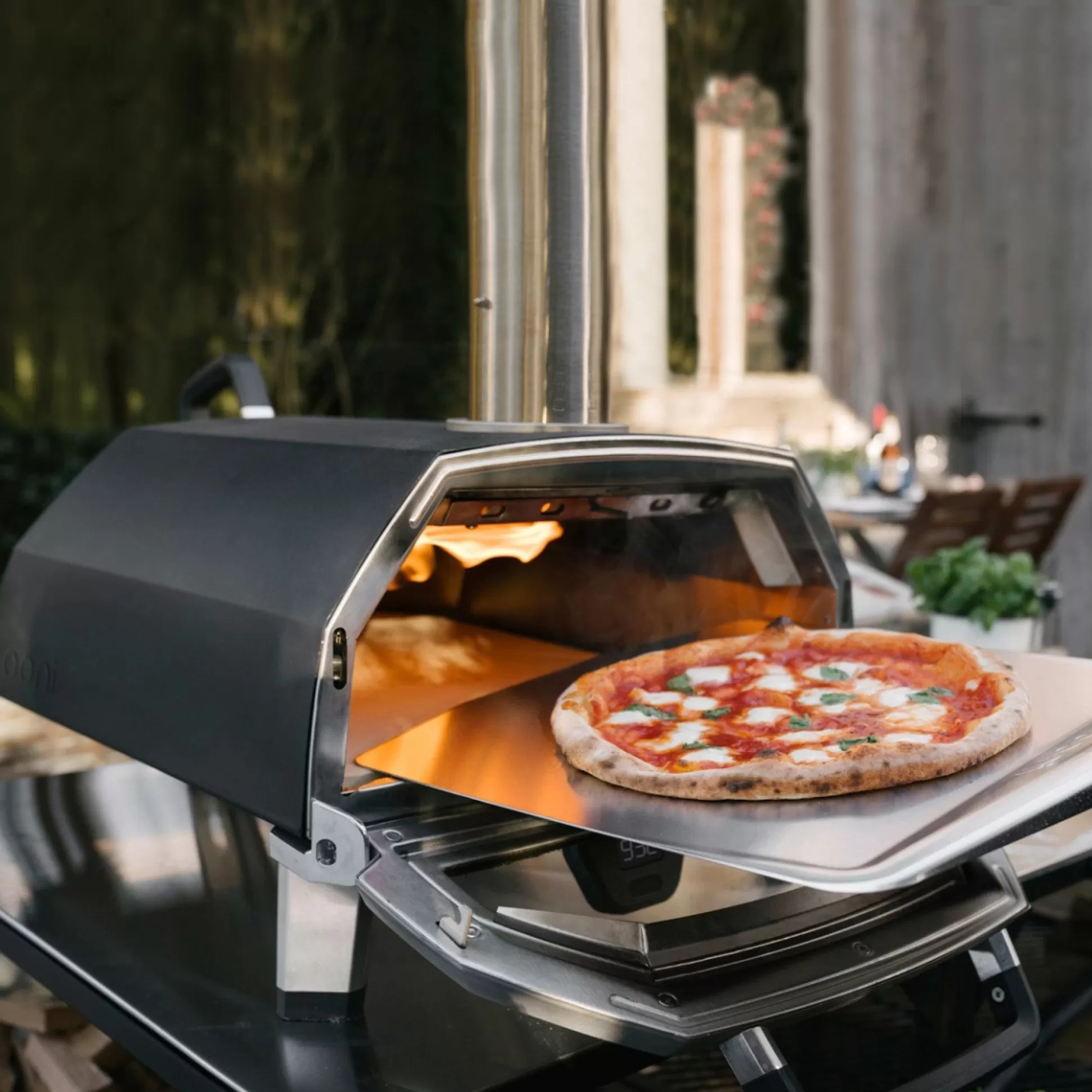 Pizza Ovens & Bbq>Meadows and Byrne Ooni Karu 16 Multi-Fuel Pizza Oven