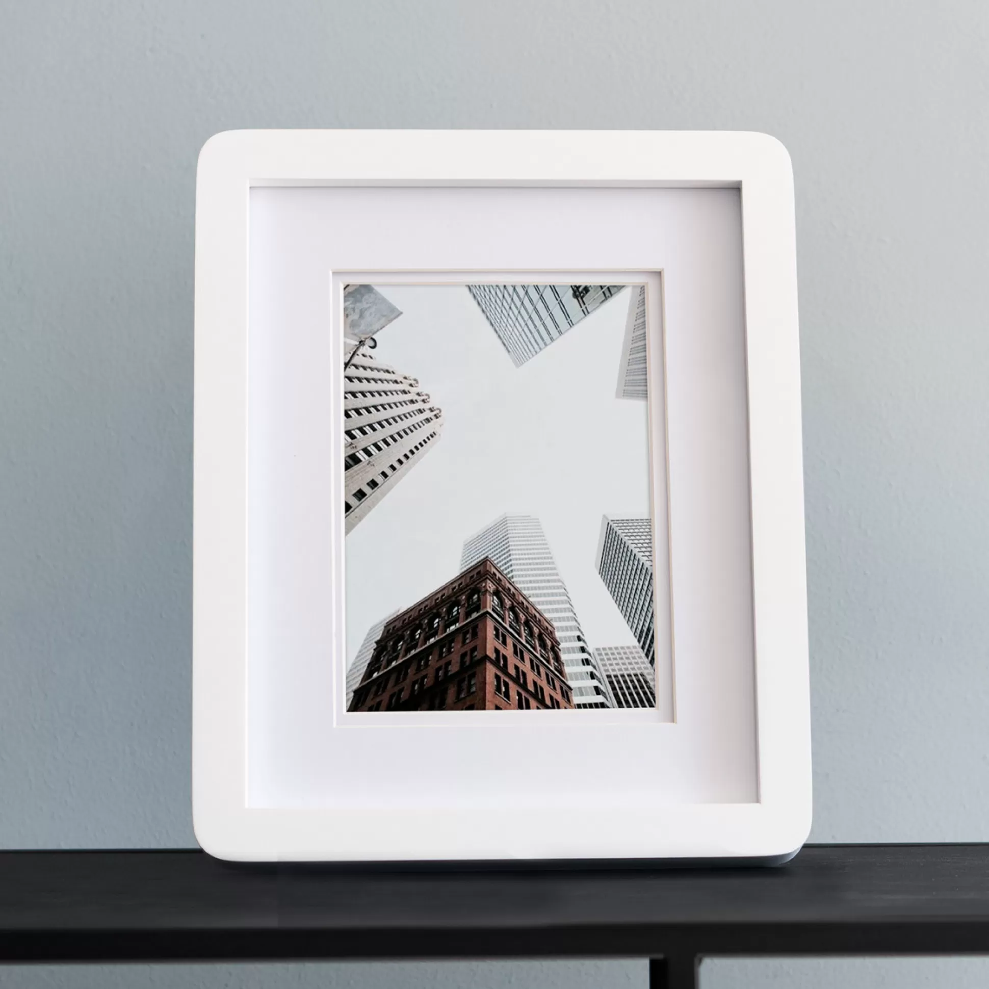 Wall Art & Picture Frames>Meadows and Byrne Painted Frames - White
