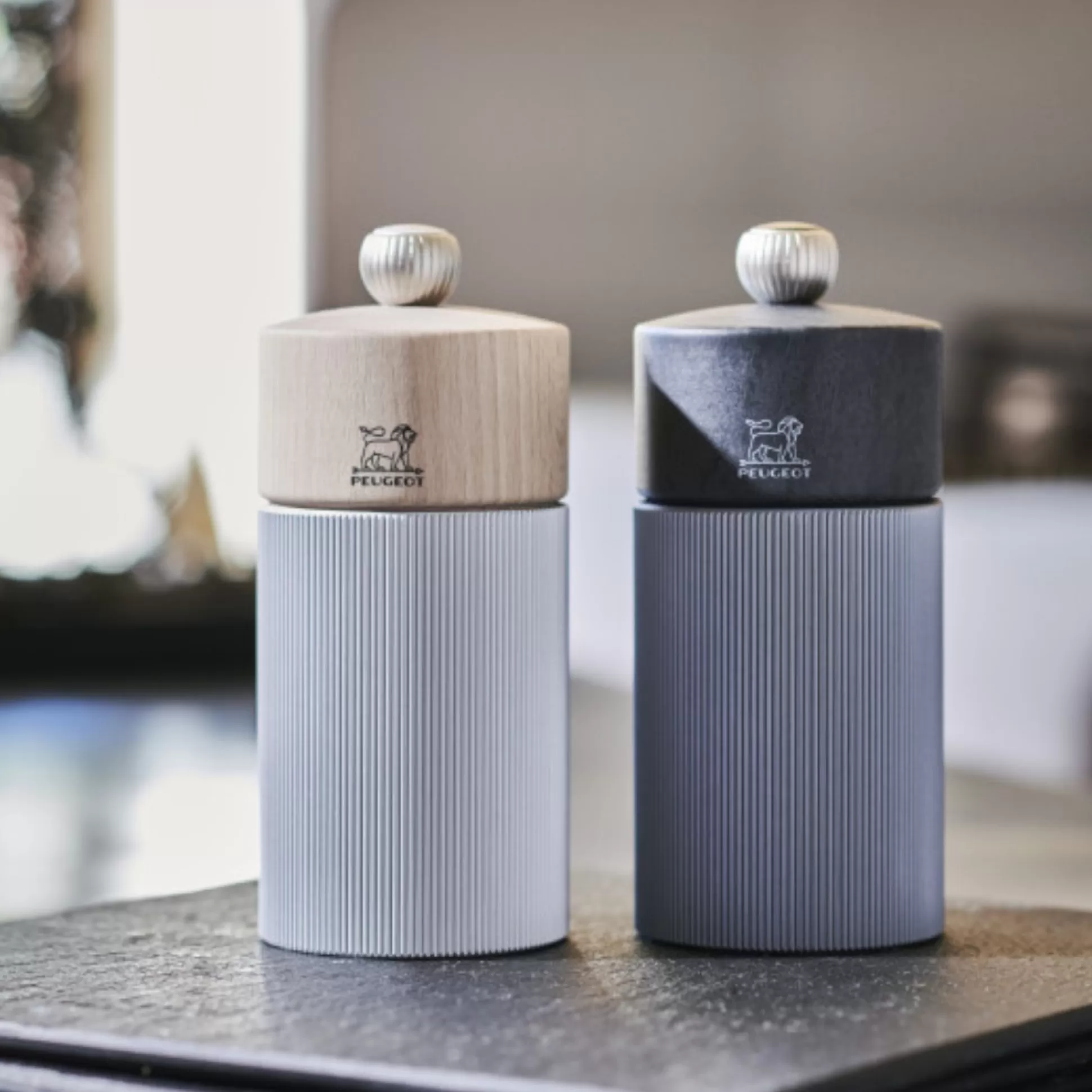 Kitchen Utensils & Accessories>Meadows and Byrne Peugeot Line 12Cm Pepper Mill - Carbone