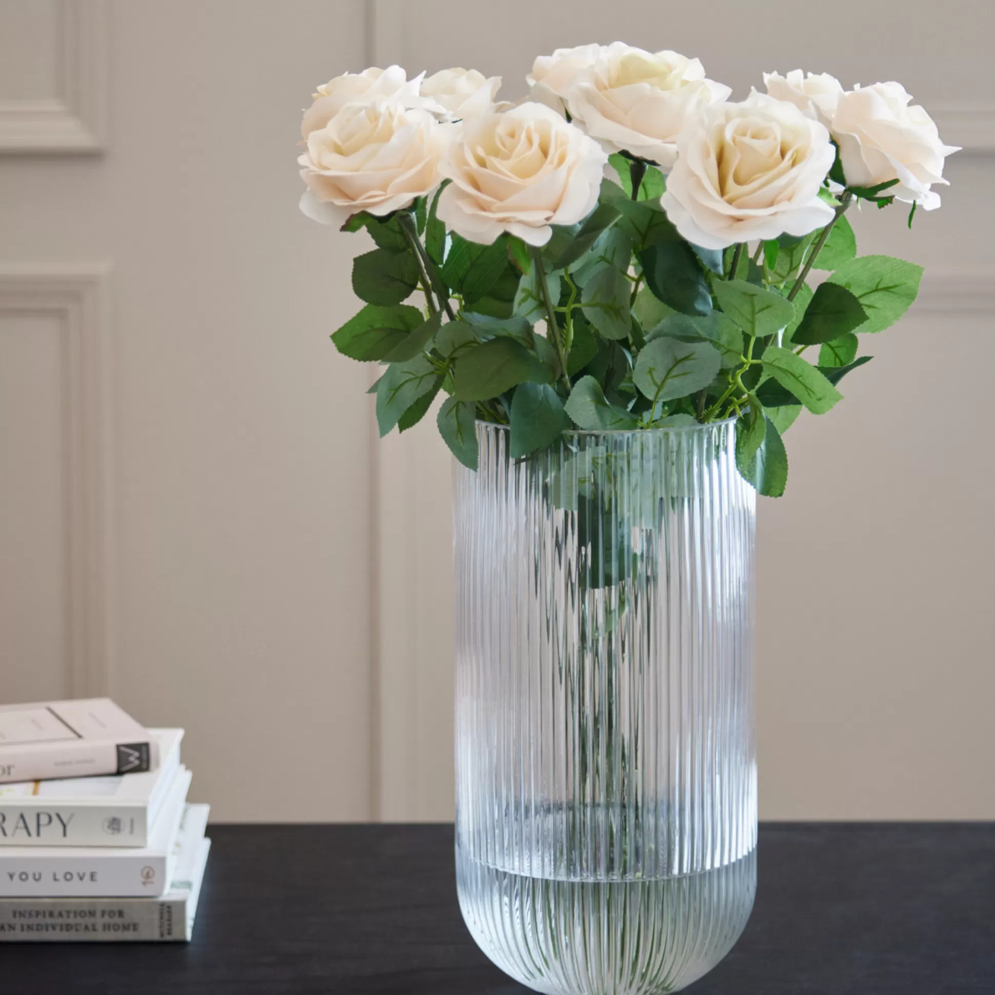 Table Centrepieces>Meadows and Byrne Relax Structure Glass Vase