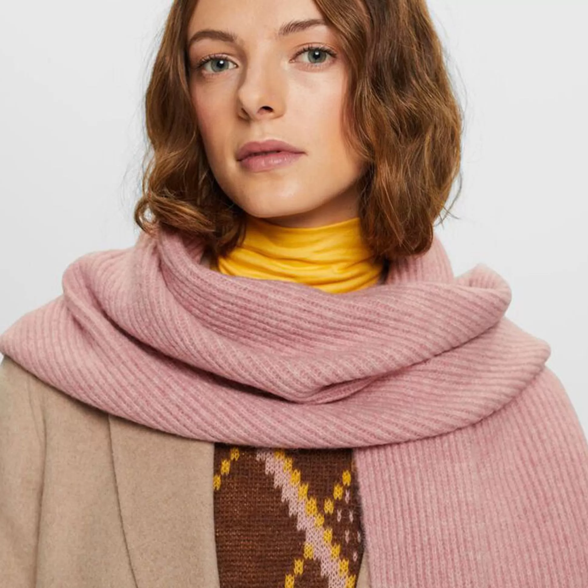 Hats, Scarves, Gloves>Meadows and Byrne Rib Knit Triangle Scarf Pink