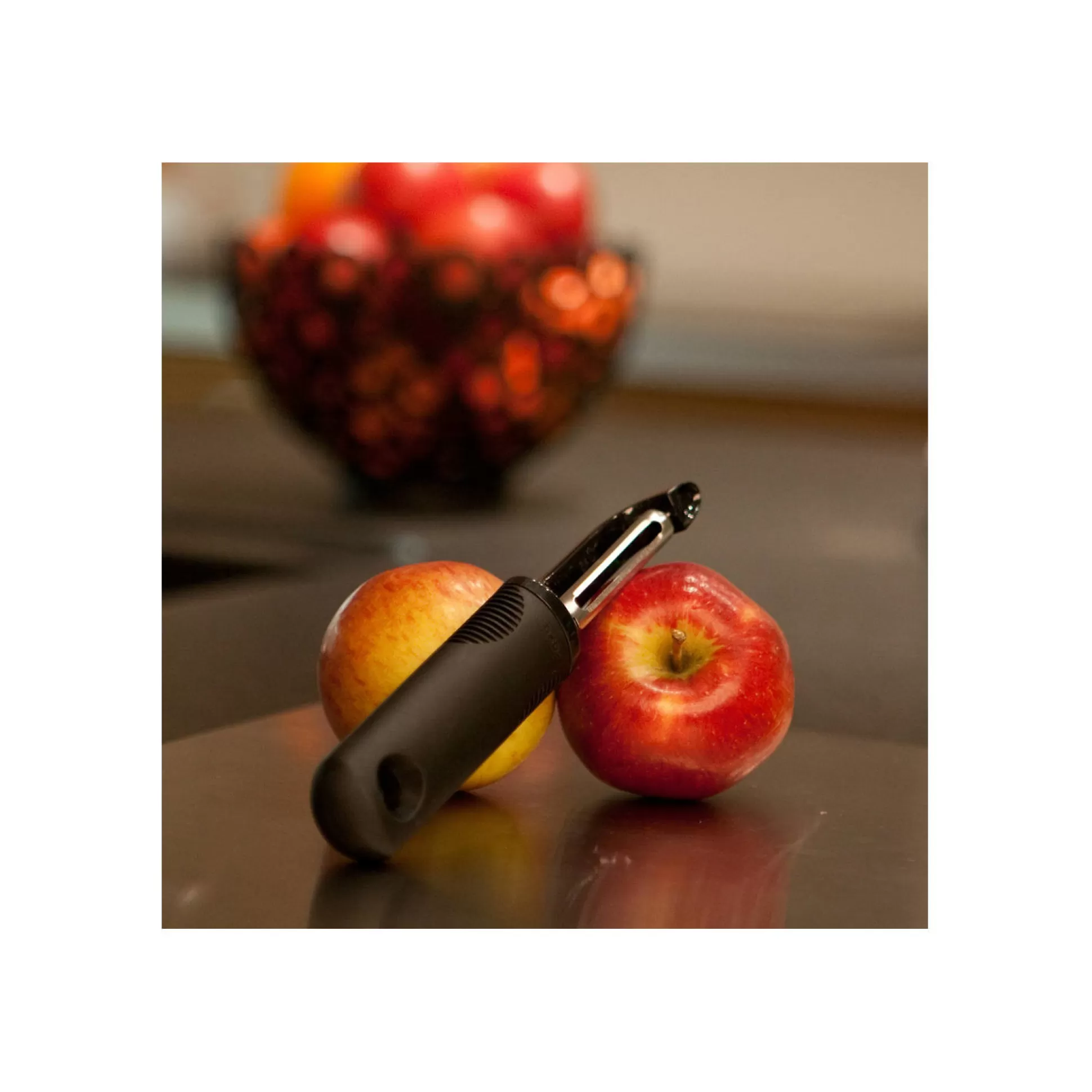 Kitchen Utensils & Accessories>Meadows and Byrne Swivel Peeler
