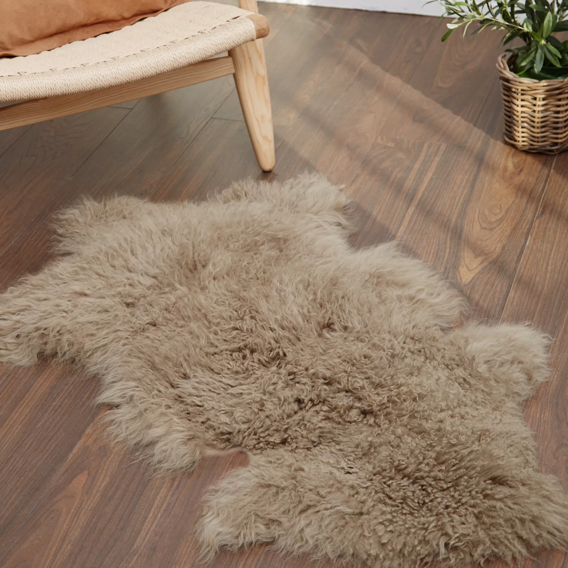 Rugs & Door Mats>Meadows and Byrne Tibetan Sheepskin Rug - Dune
